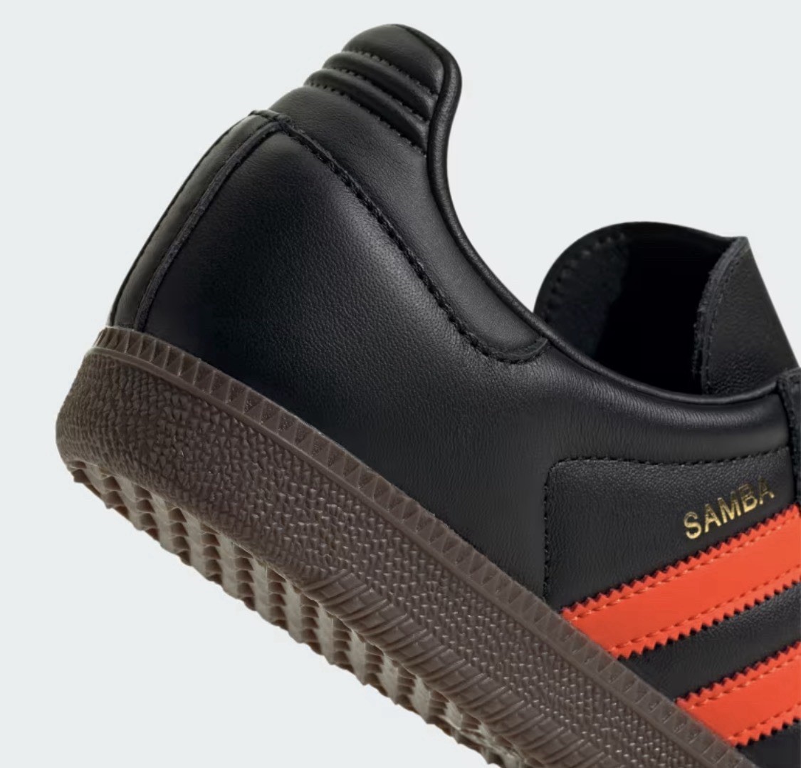 Adidas Women’s Samba OG Black/Impact Orange/Gum Leather Low Top JR0910 Size 6