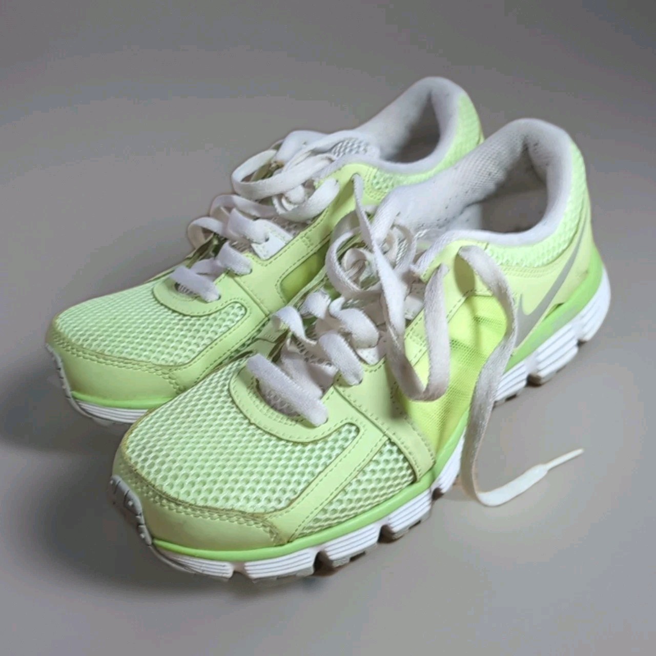Nike Dual Fusion ST2 Breathe Running Shoe Volt Womens 8