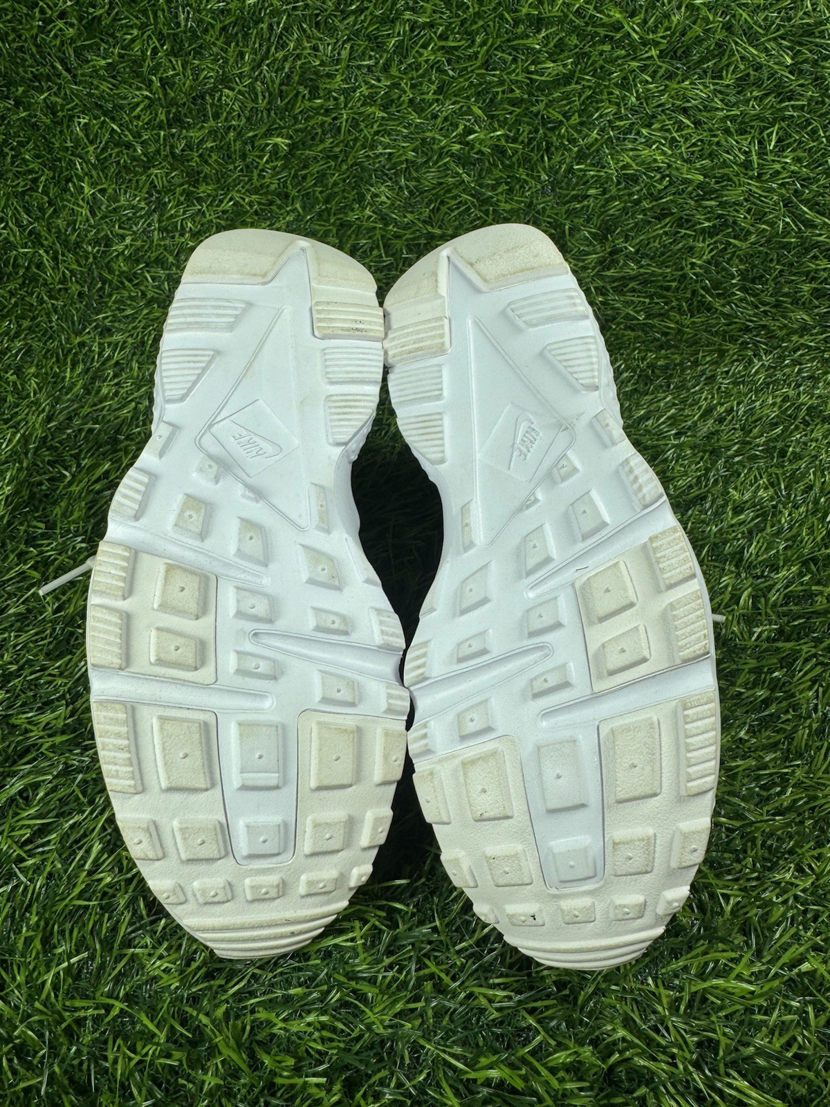 Nike Air Huarache Run Size 6 Women