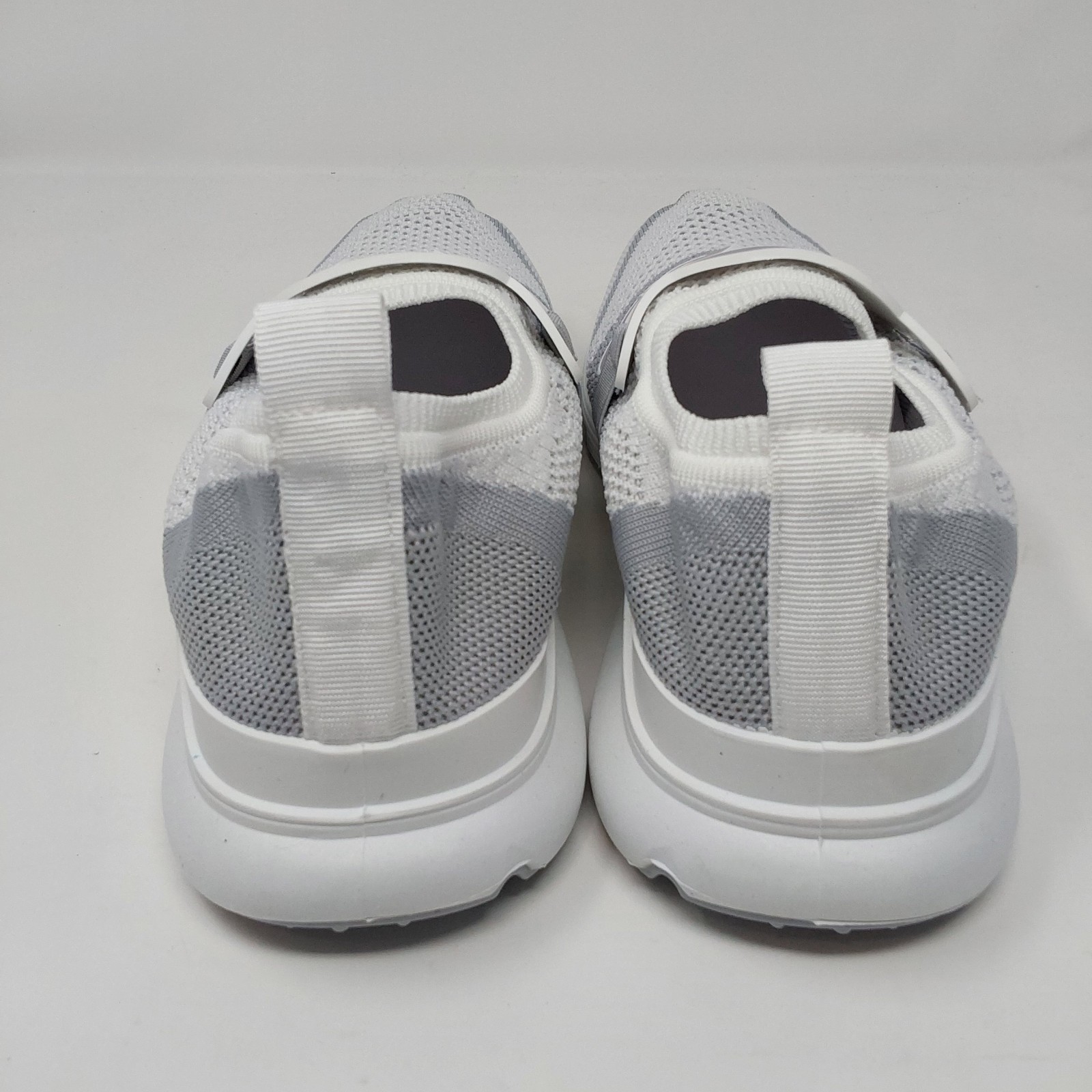 Womens White Gray Knit Slip On Sneakers Chain Accent Shoes EU 37 US 6.5