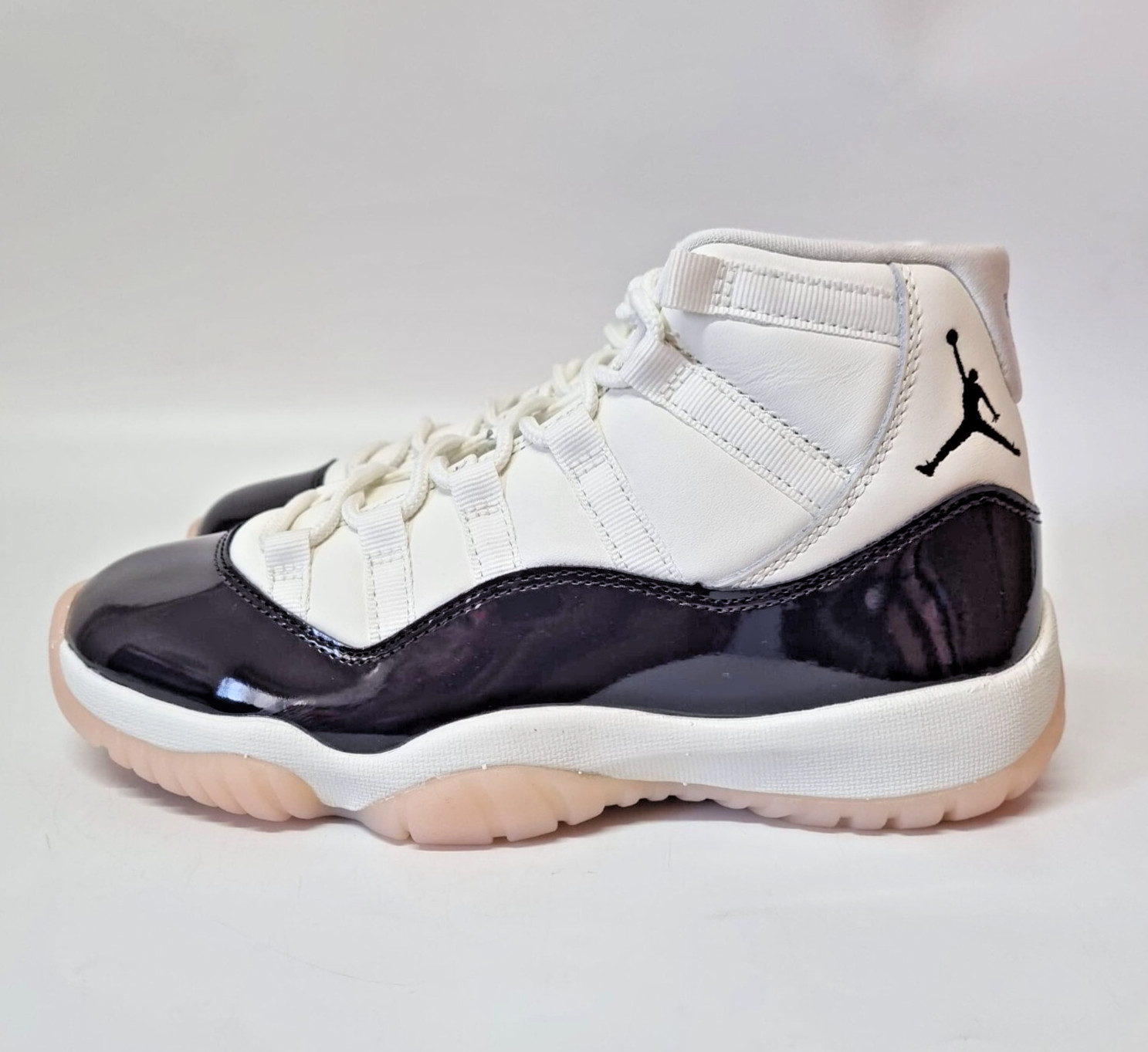 Nike Air Jordan 11 Retro Women’s 7.5 US 5UK AJ11 Neapolitan Sail Brown Sneakers