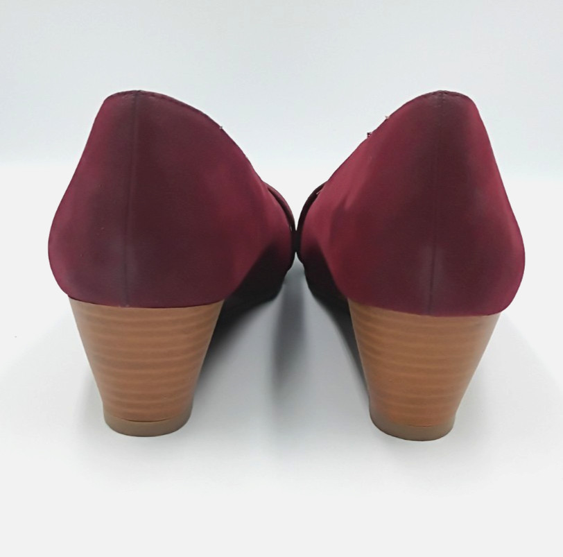 Journee Collection Graysn Slip-On Wedge Heel Wine (Dark Red) Womens Size 8 NEW