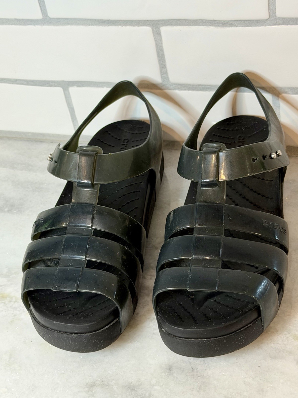 Crocs Splash Women’s 7 US Glossy Black Fisherman Platorm Sandal 209267