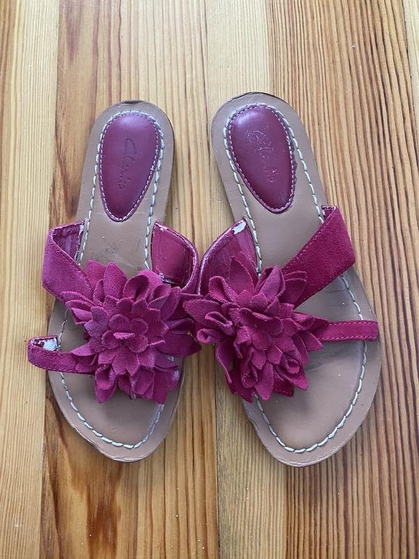 women clarks flip flops pink leather 35