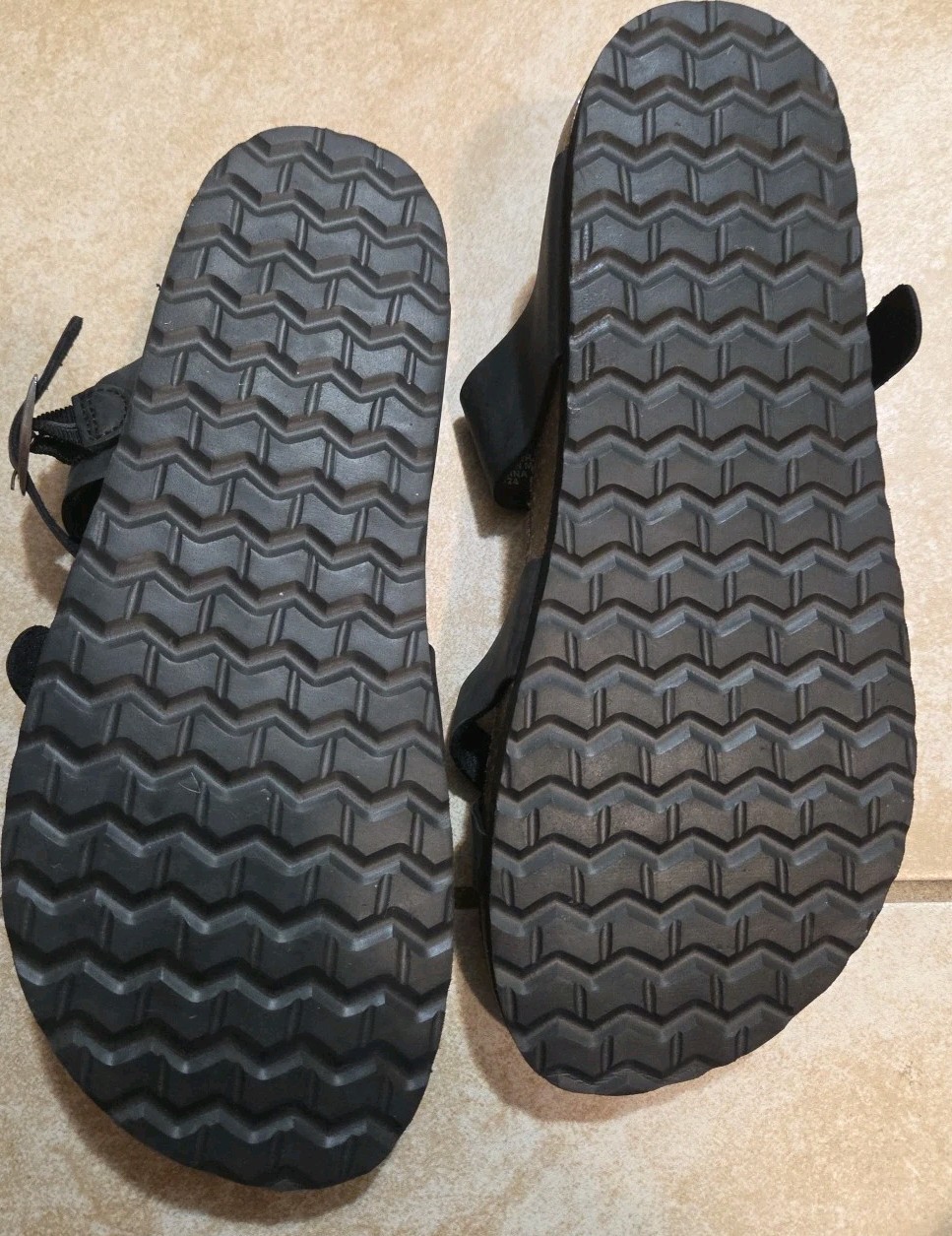 Women’s White Mountain Footbeds Strappy Sandals Color Navy Blue Size 9 NEW !!