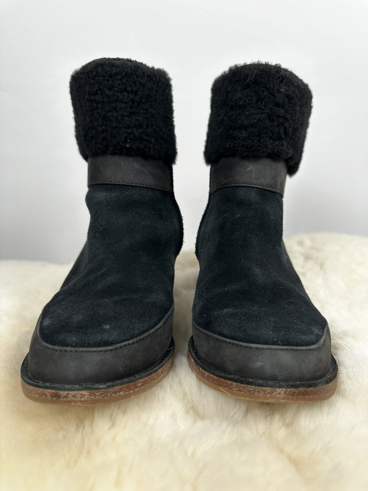 Women’s Boots Black UGG Wool Wedge Block Boots Lace Up Shearling Suede size 7