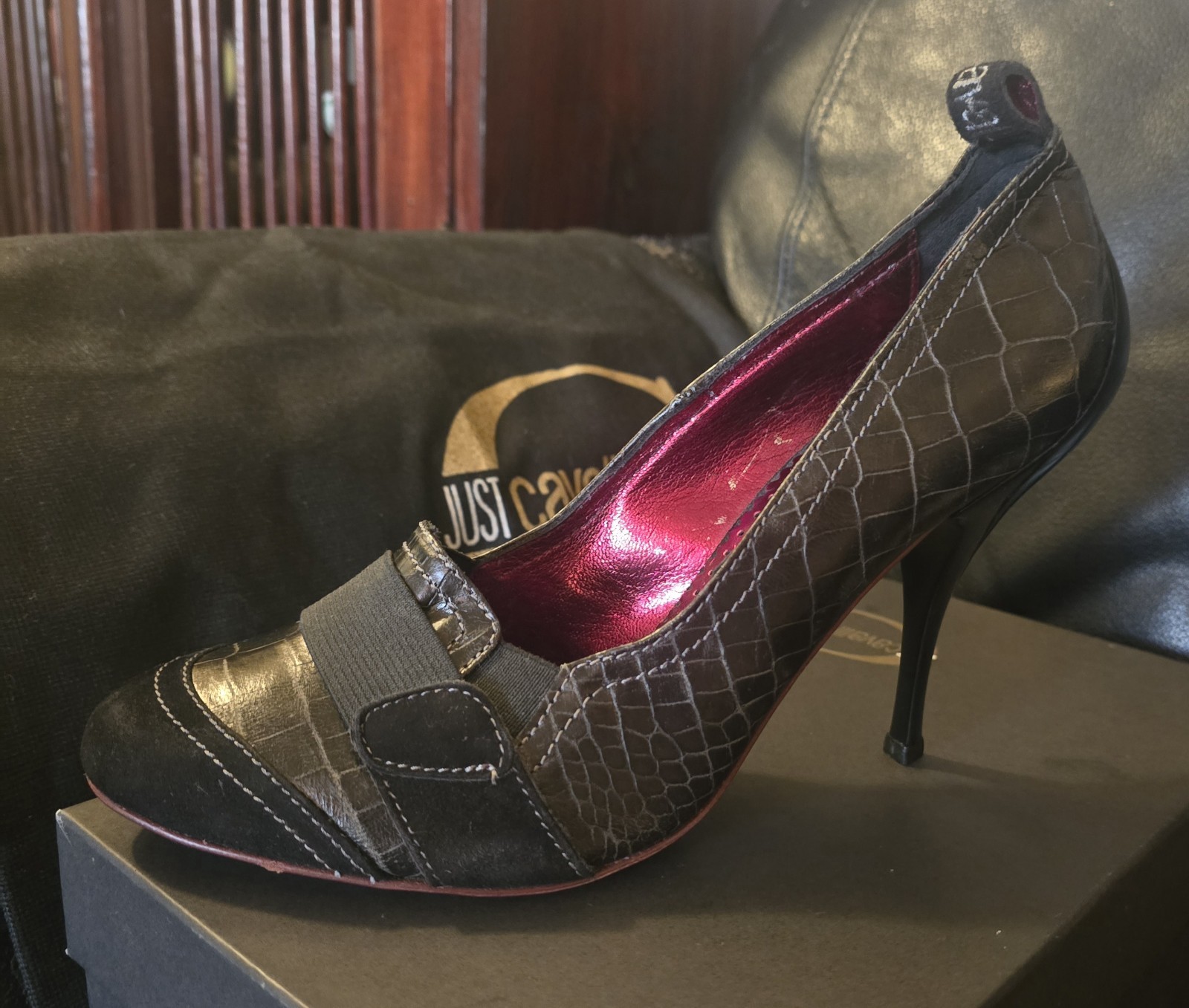 Roberto Cavalli «Just Cavalli» Black Croc Embossed Leather Pumps w/Suede Toe 39