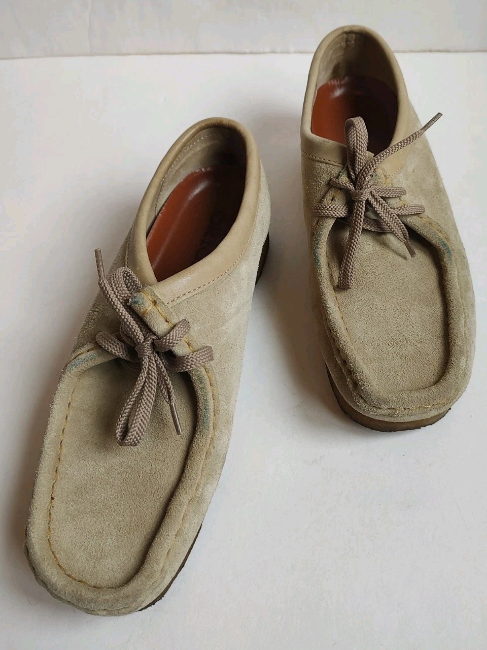 Clarks Wallabee Suede Chukka Ankle Boots Lace Up Crepe Soles Moccasins Beige 9