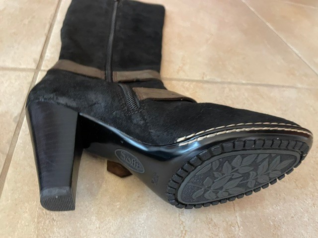 Sofft Women’s Size 6.5 Black Tan Suede Buckle Knee High Tall Heeled Boots