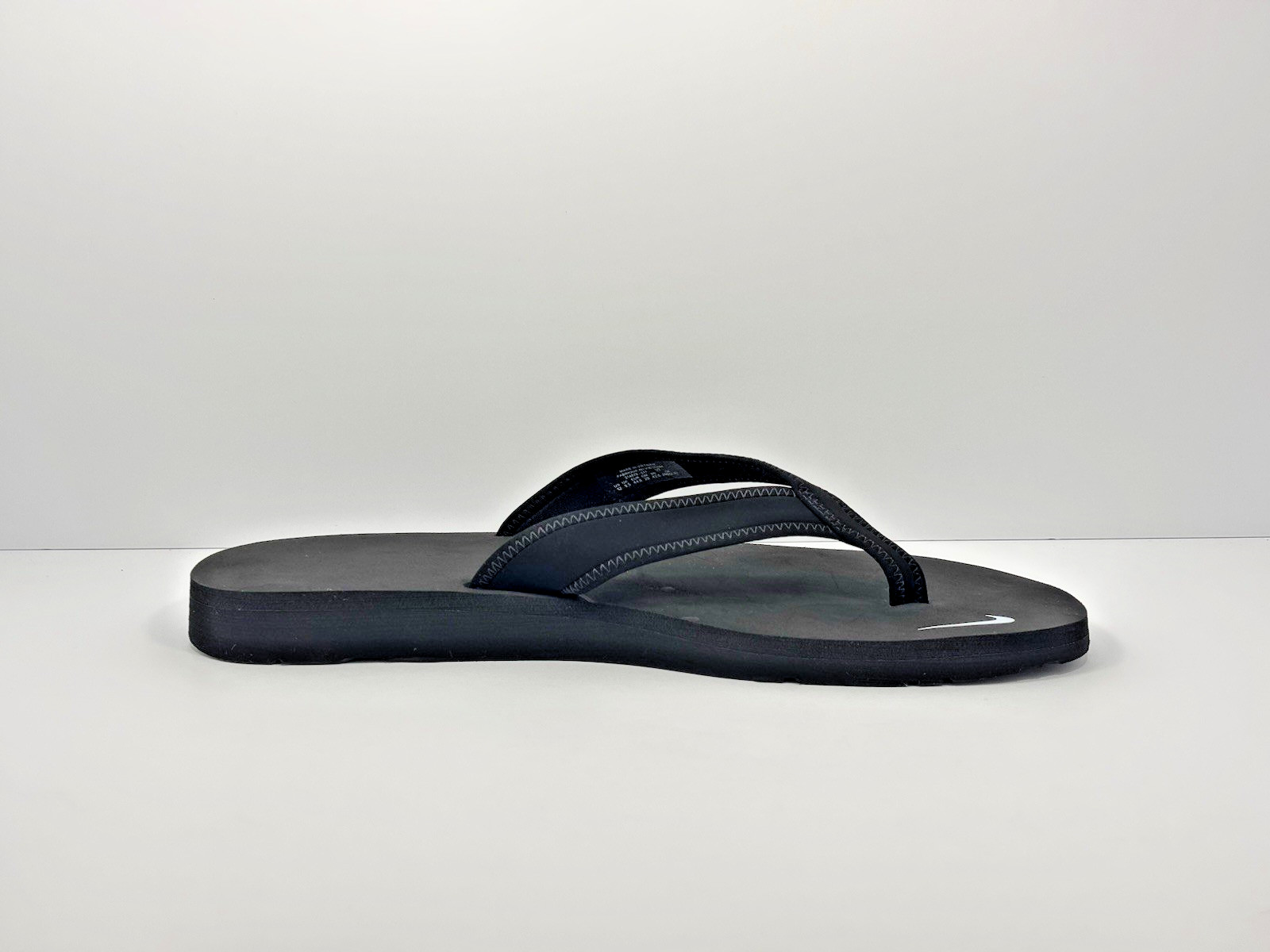 Size 12 Women Nike Celso Thong Sandals 314870-011 Defect Mark on Foam/Bent Bands