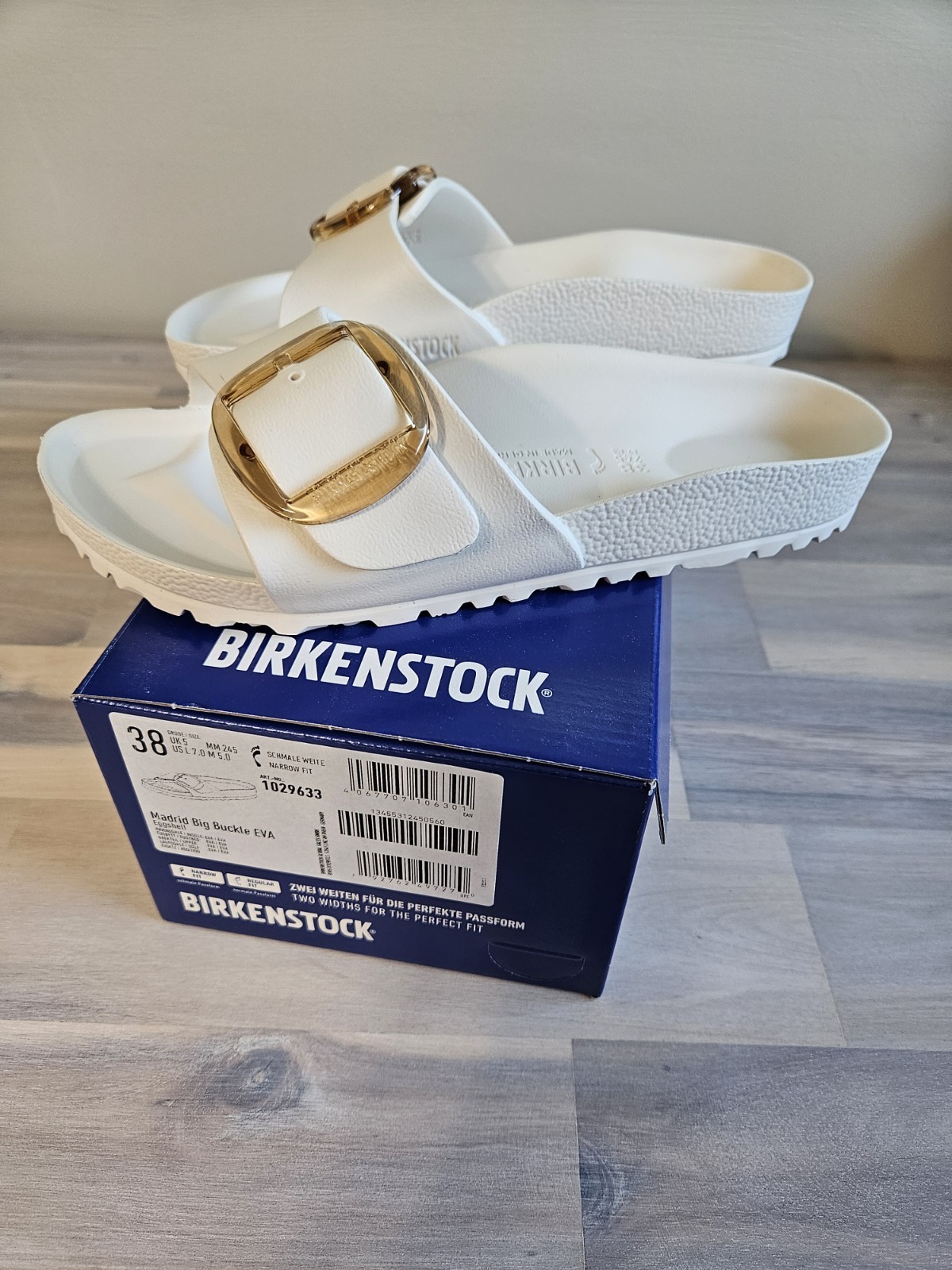 NEW size 7 38 Birkenstock Womens Madrid Big Buckle EVA Sandals eggshell white