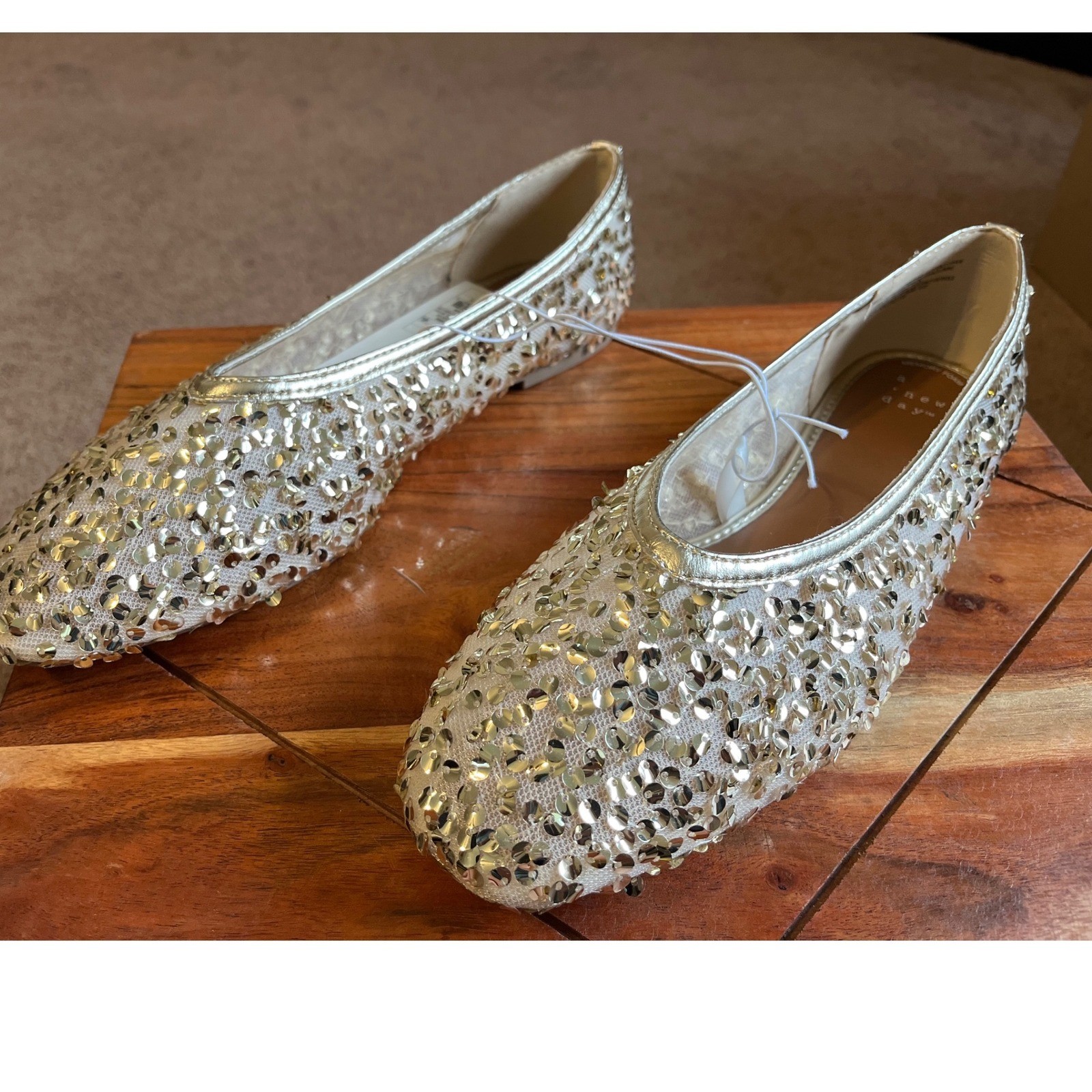 A New Day Womens Gold Sequin Ballet Flats Memory Foam Size 10 Sparkly Glam Shoes