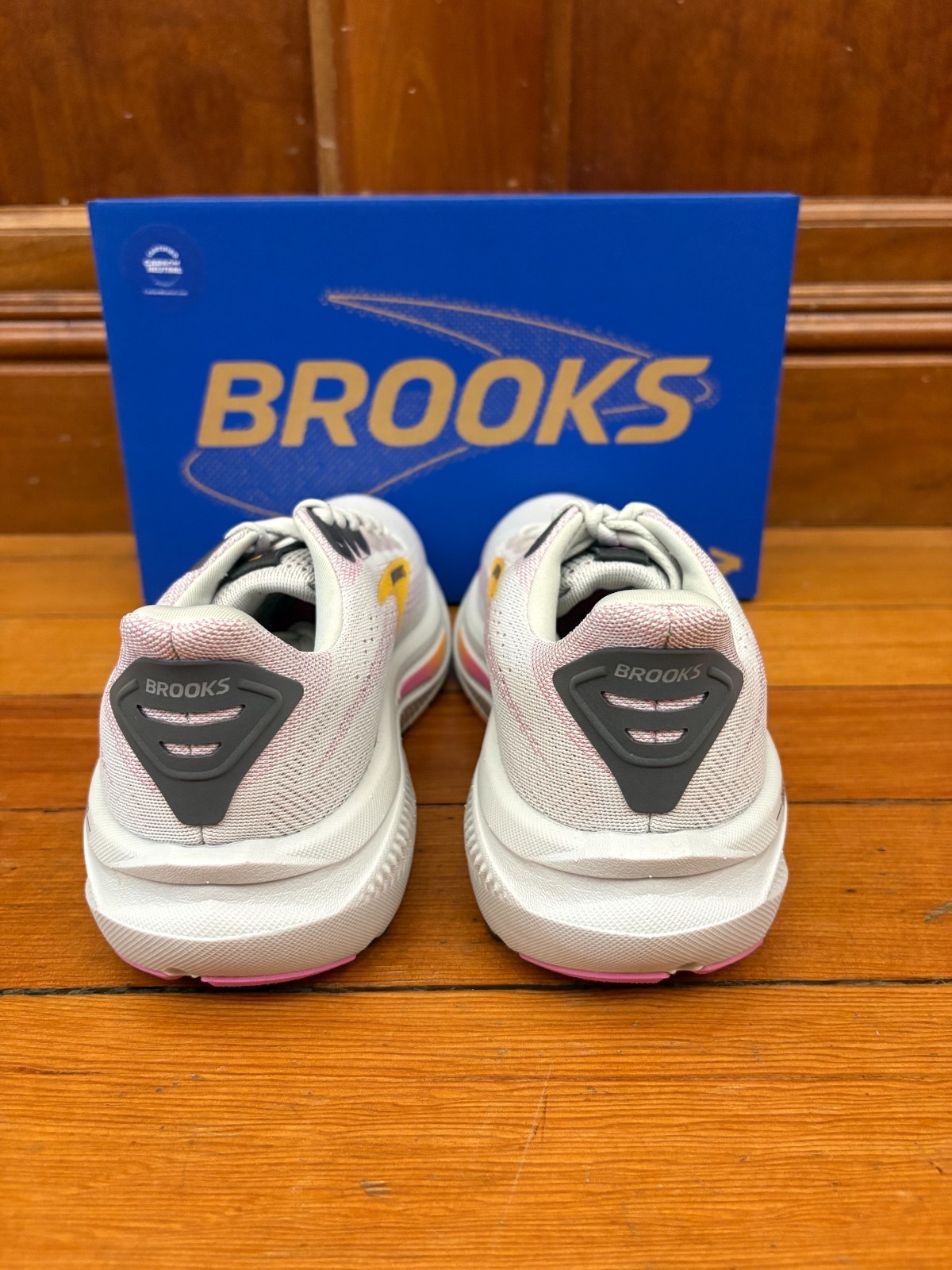 NEW – Brooks Ghost 17 (Style#120431070) Color: Oyster/Apricot/Pink Size: 6.5B