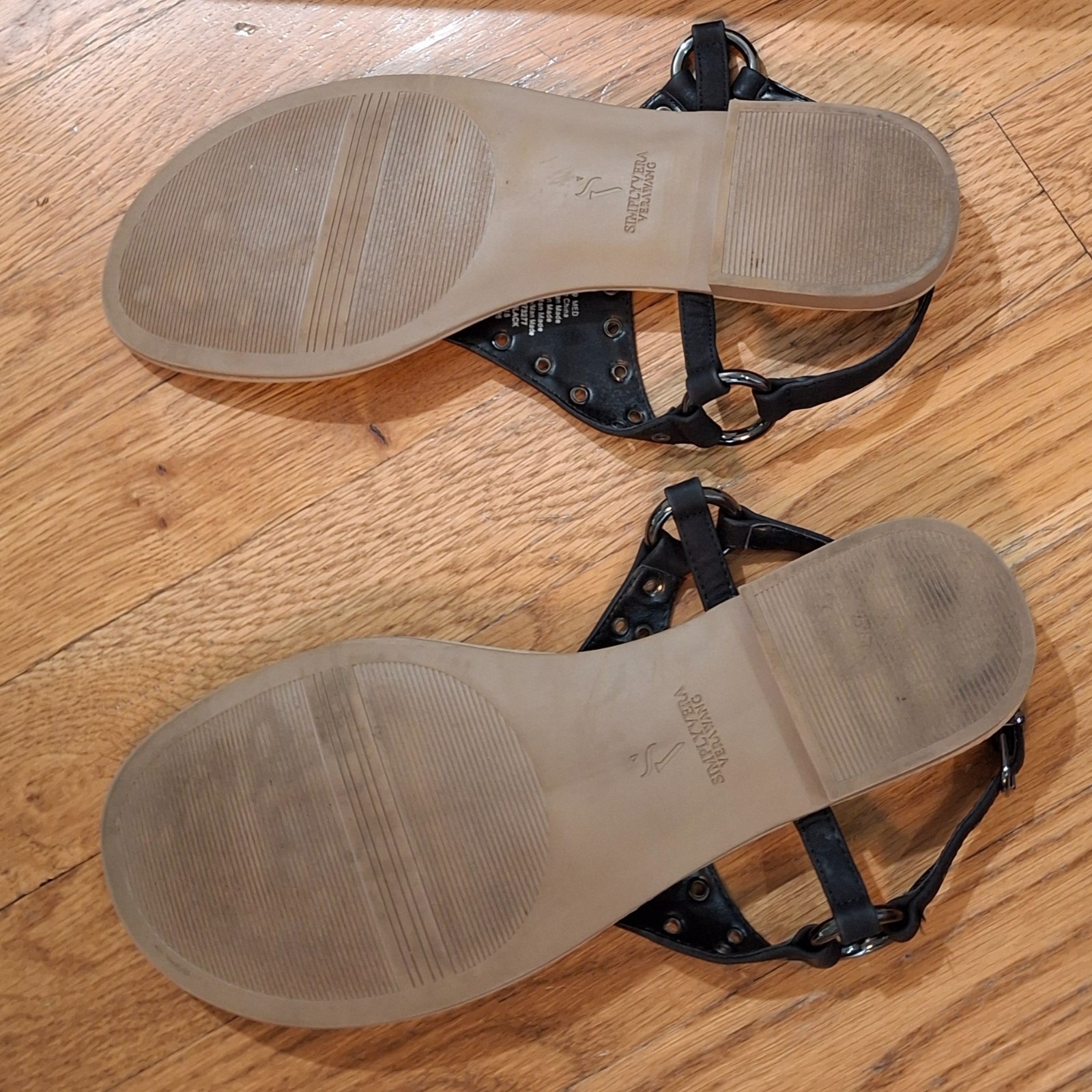 Simply Vera Wang «Fireworks» Thong Sandals Womens Size 9 Black