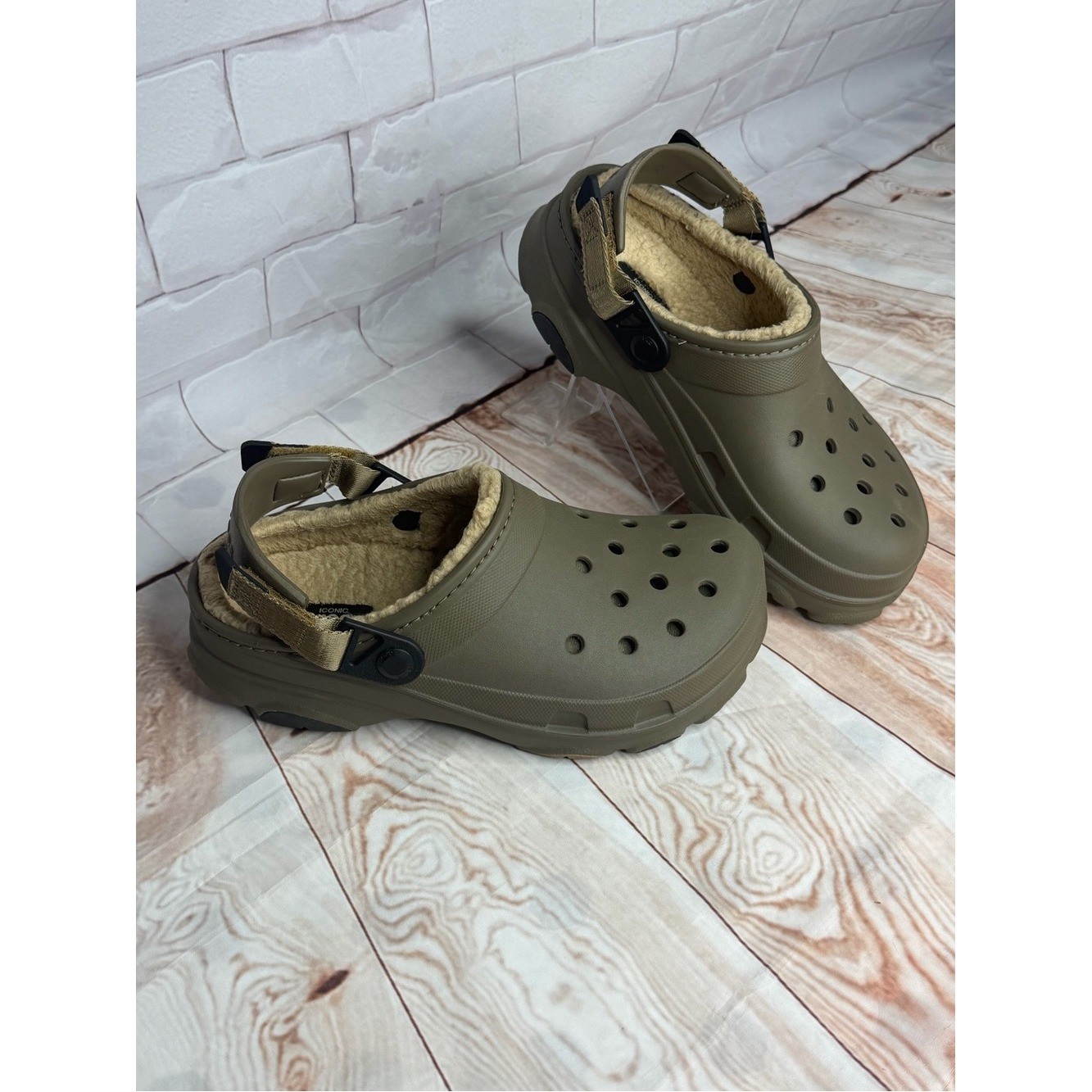 Crocs All Terrain Lined Clogs Olive Green Women’s Size 7 / Men’s Size 5