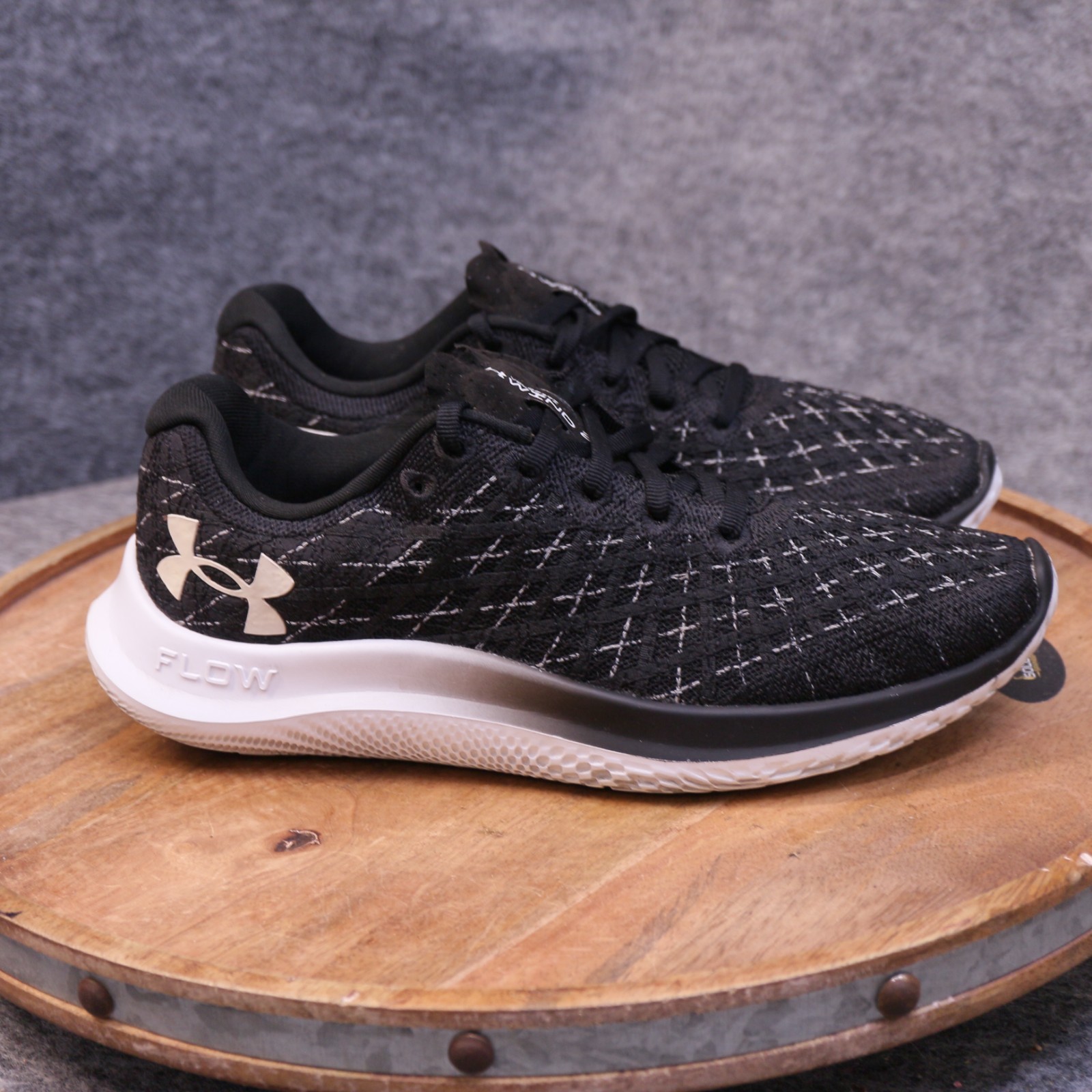 Under Armour Flow Velociti Wind 2 Women’s Size 9 3024911-003 Black Running Shoes