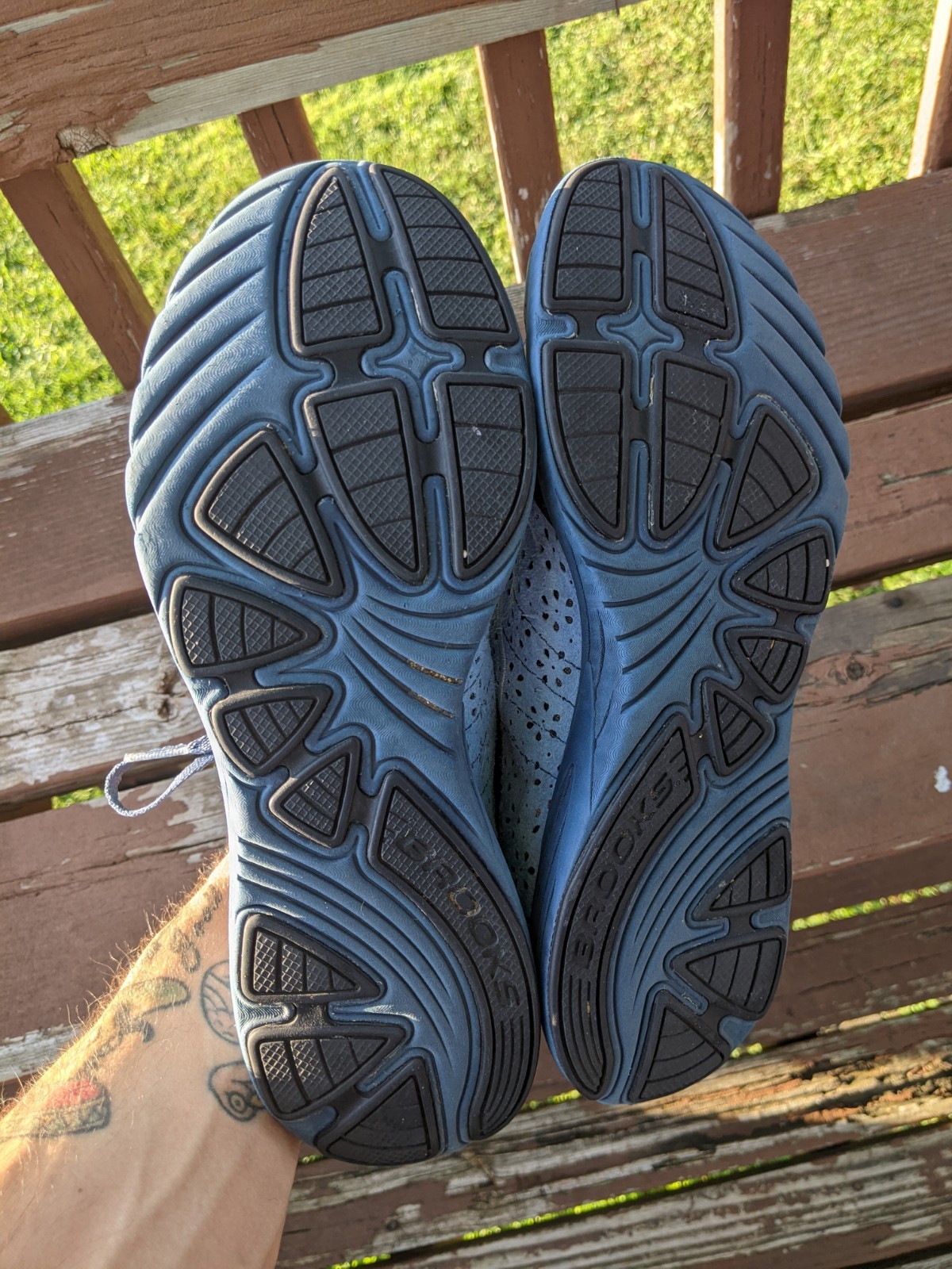 Brooks Green Silence Women’s Blue Recycle Running Shoes sz 10.5 Pre Owned