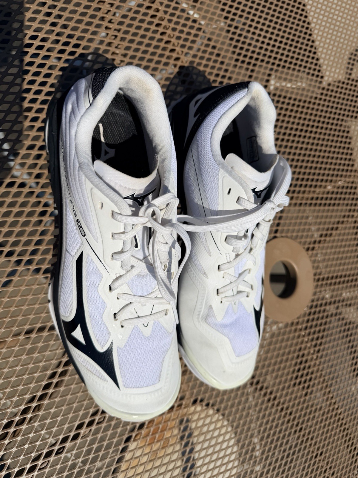 Mizuno Women Wave Lightning Z6 Volleyball Shoes Sneakers White Black, Size 10