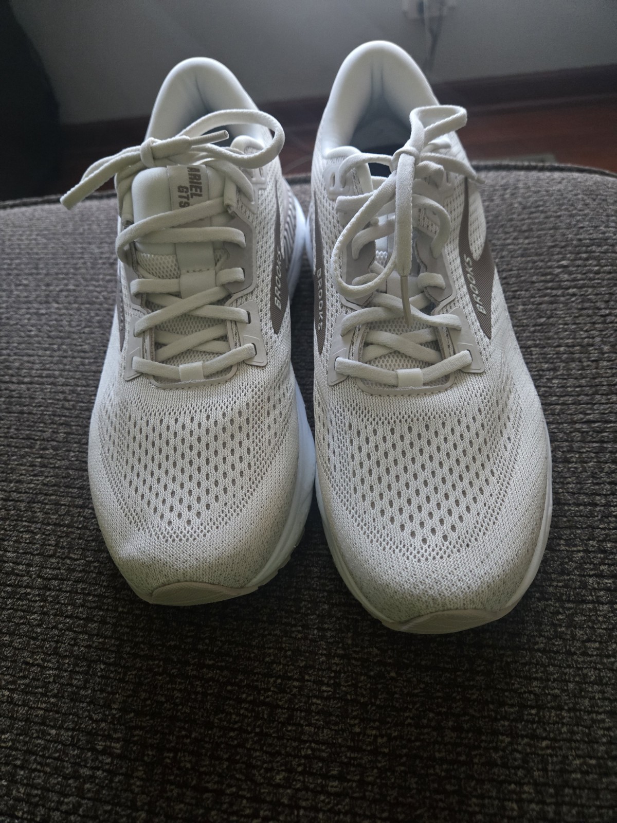 Brooks Ariel GTS 24 Womens Running Shoes Size 10.5