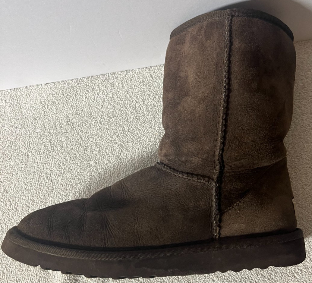 Chocolate Brown UGG Essential Classic Short 5825 Leather BOOTS Slip On Size W8
