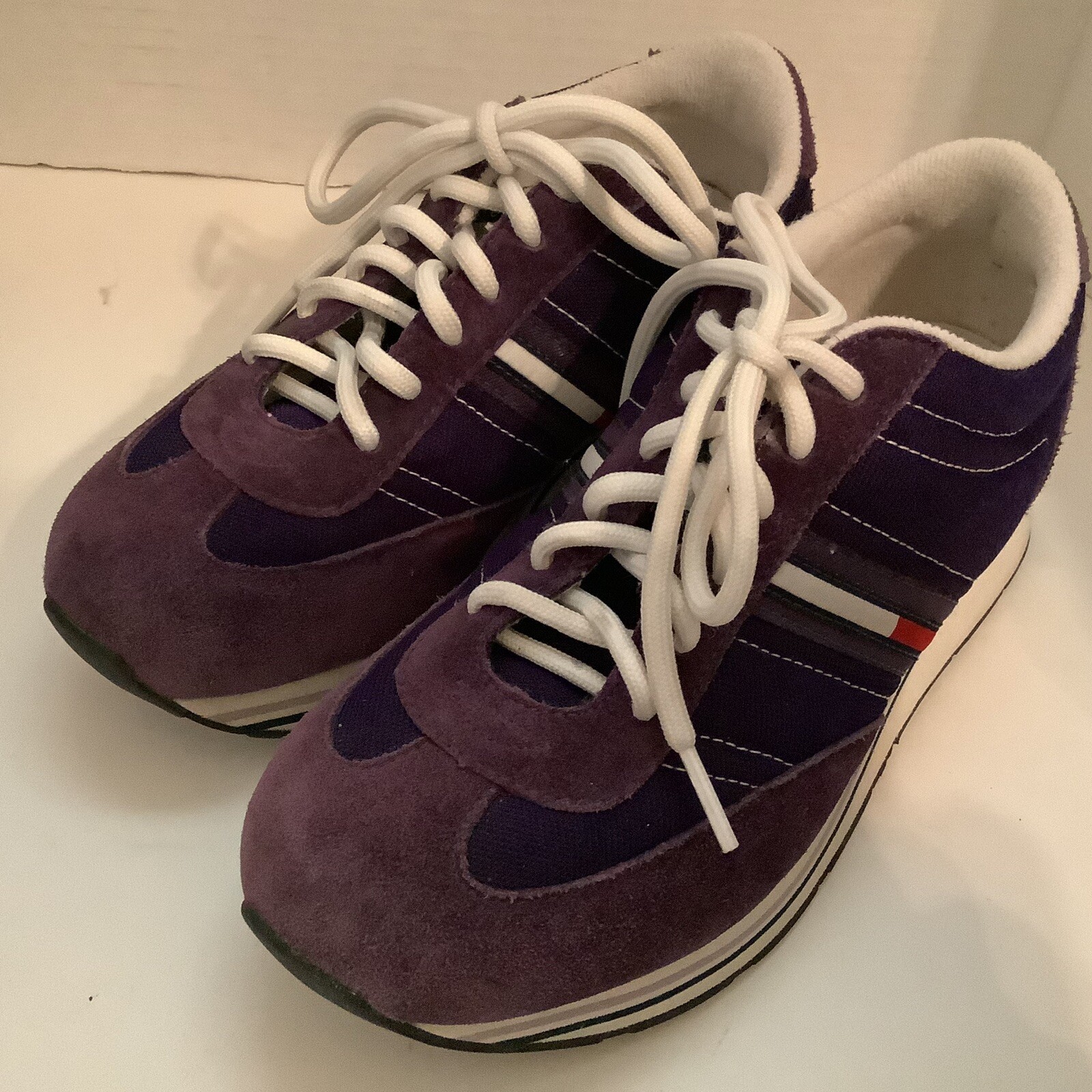Tommy Hilfiger Women’s Athletic Shoes Size 5 1/2 Purple Leather W72025