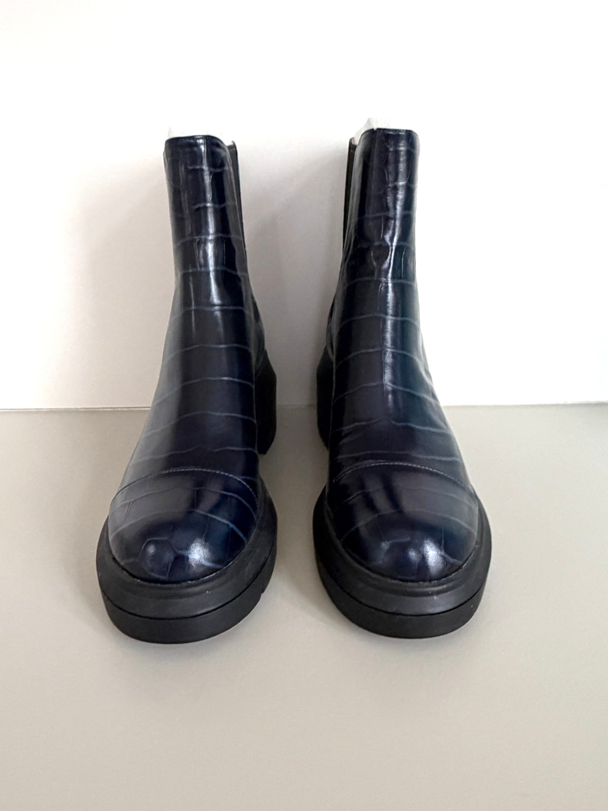 Stuart Weitzman Norah Chelsea Lug Sole Bootie -Navy Croc Embossed Leather-Sz 8