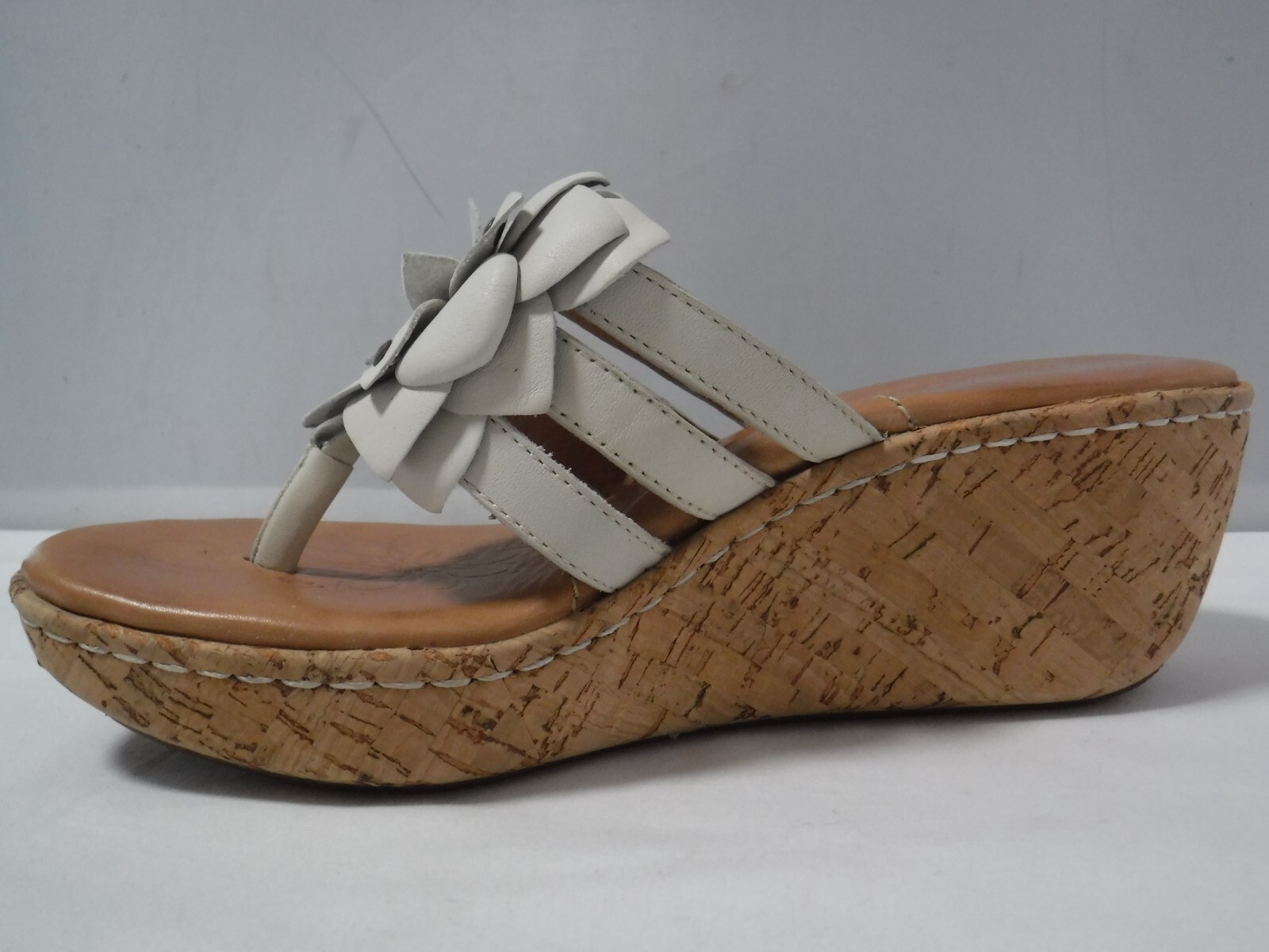 PF3 BORN MIKO Flutter W22259 Ivory Flower Cork Platform Chunky Thong Sandal 9