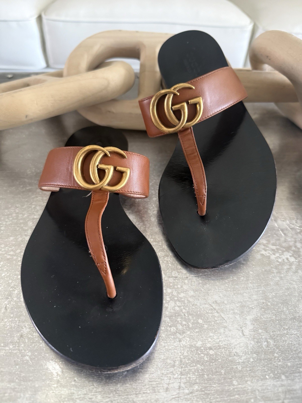 Gucci GG Marmont Leather Thong Sandals -Brown – EU 36