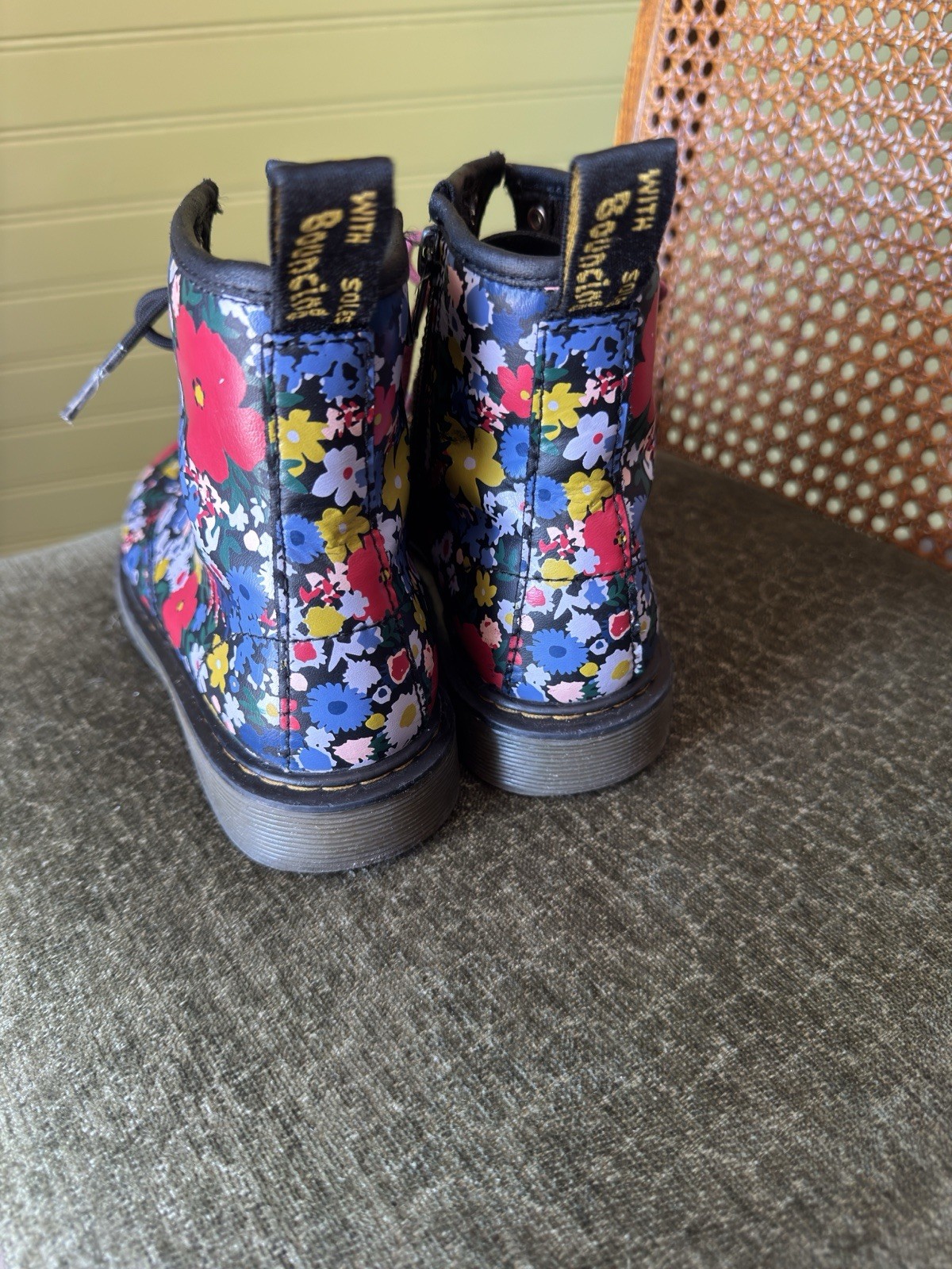 Dr. Martens 1460 Wanderflora Floral Boots – Y2K Style Authentic Dr. Martens 1460