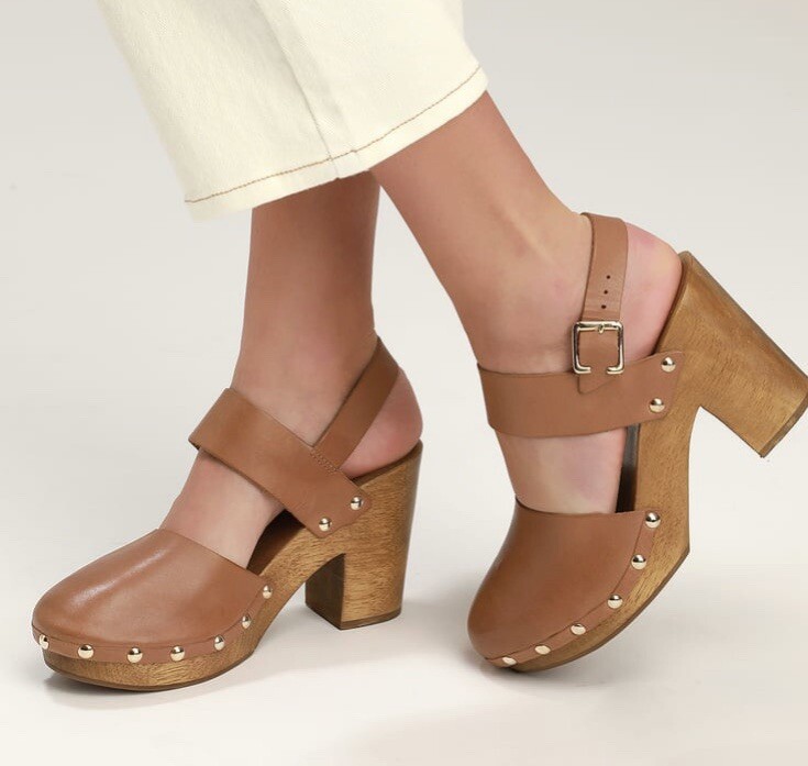 Lulu’s Weslyn 85288 Closed Toe Clog Cognac Vachetta