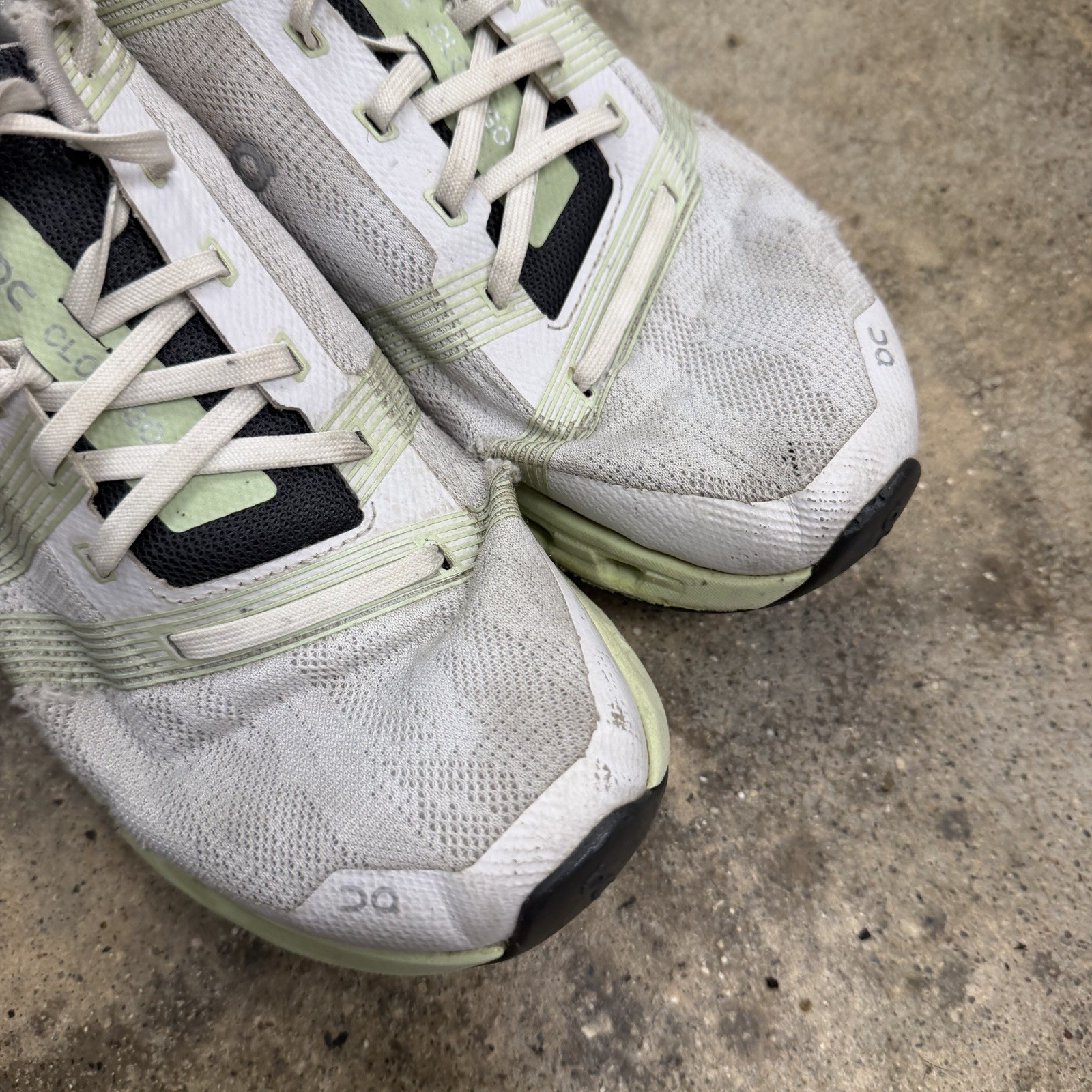 *HEAVY DISTRESS* On Cloudgo Gray Green Trainer Running Shoes Womens Size 8.5