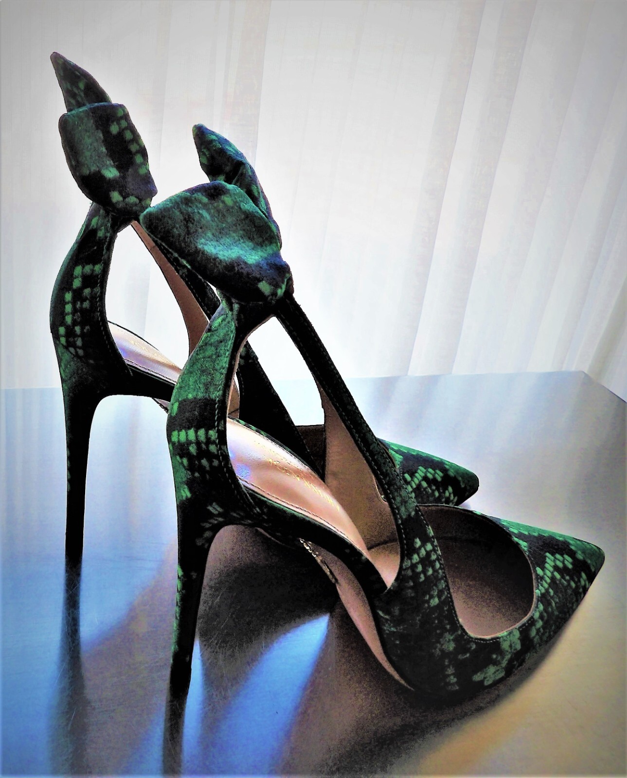 AQUAZZURA Deneuve 105 Stunning Stiletto Bow Pump 37.5