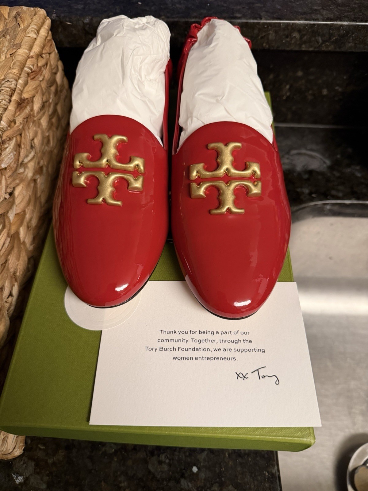 NWT Tory Burch Eleanor Loafers in Tory Red Soft Patent Size 7.5