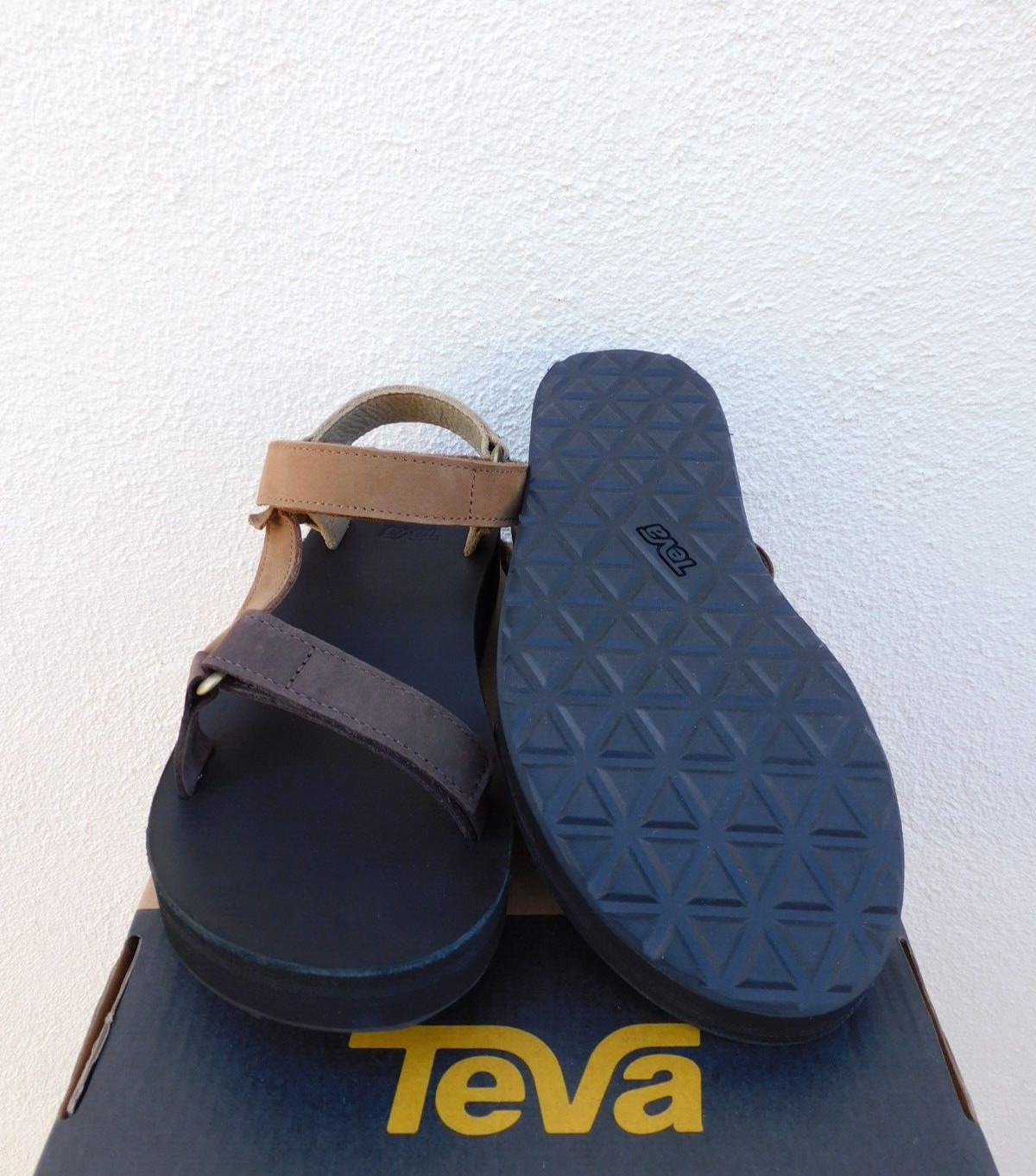 TEVA NEUTRAL MULTI MIDFORM UNIVERSAL LEATHER STRAPPY SANDALS, US 7/ EUR 38 ~NEW