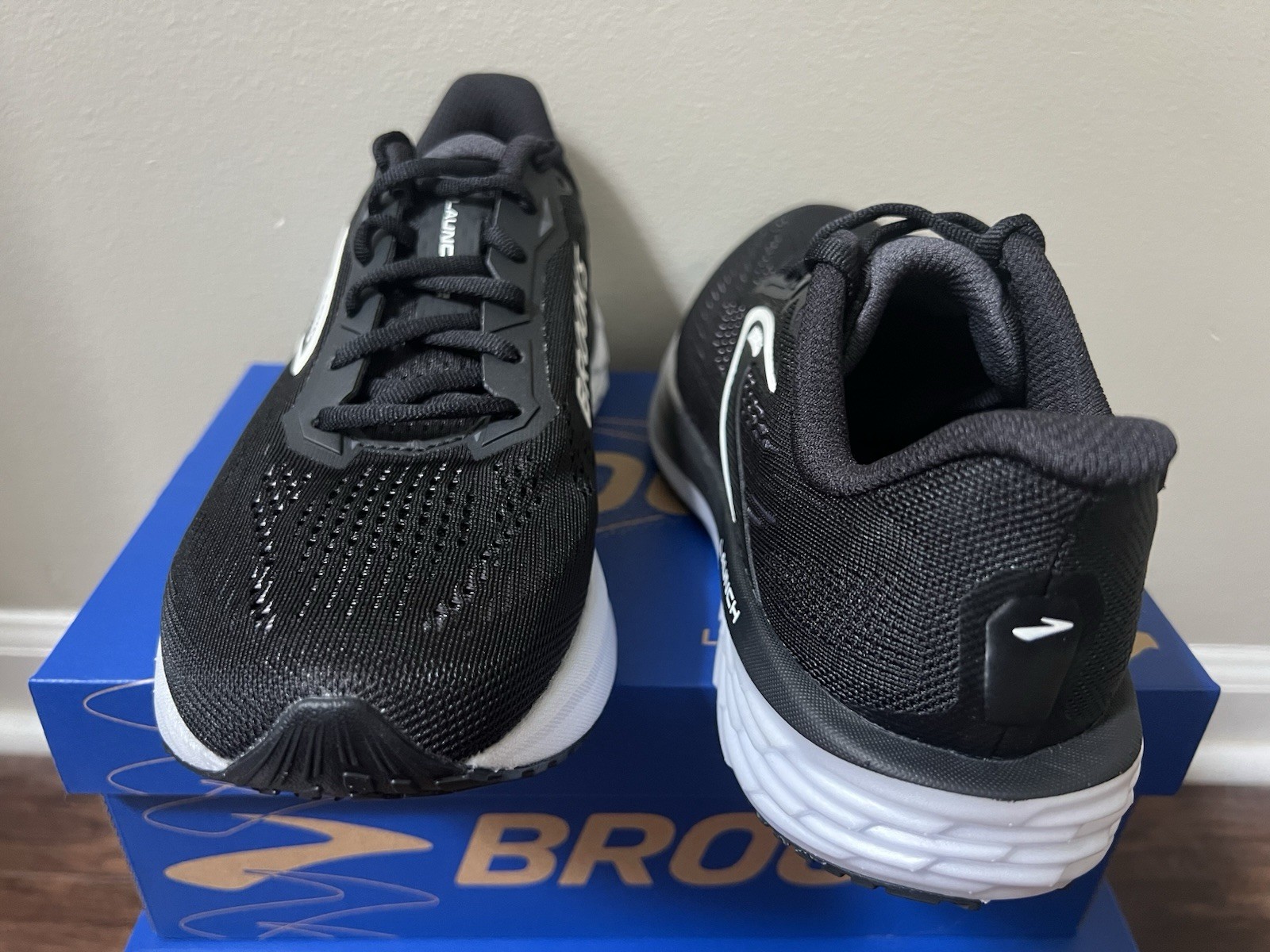 Women’s Brooks Launch 12 Black Grey White 120471 1B 090