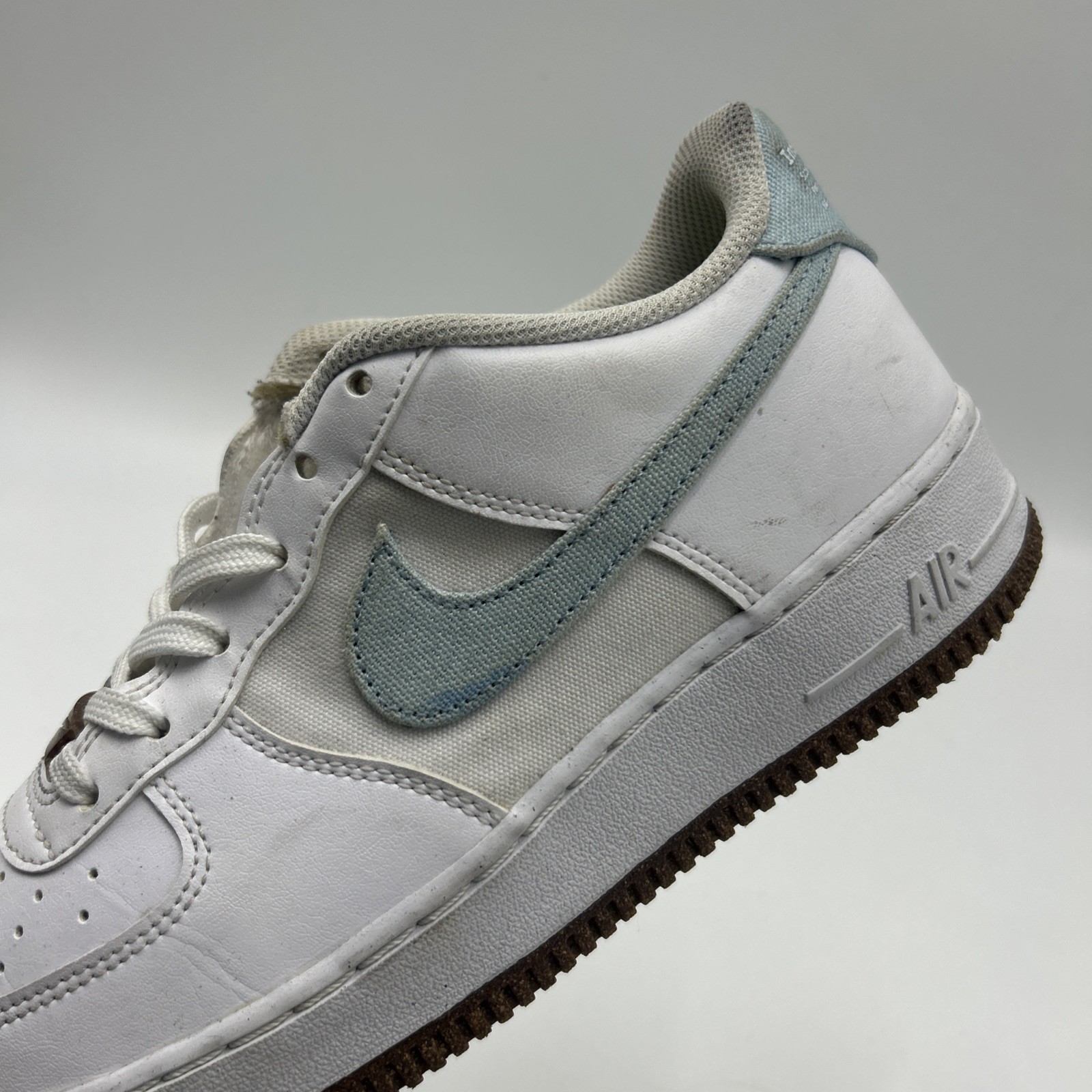 NIKE AIR FORCE 1 SHOES LV8 DA3093-100 SIZE 7Y YOUTH 8 1/2 WOMANS WHITE INDIGO