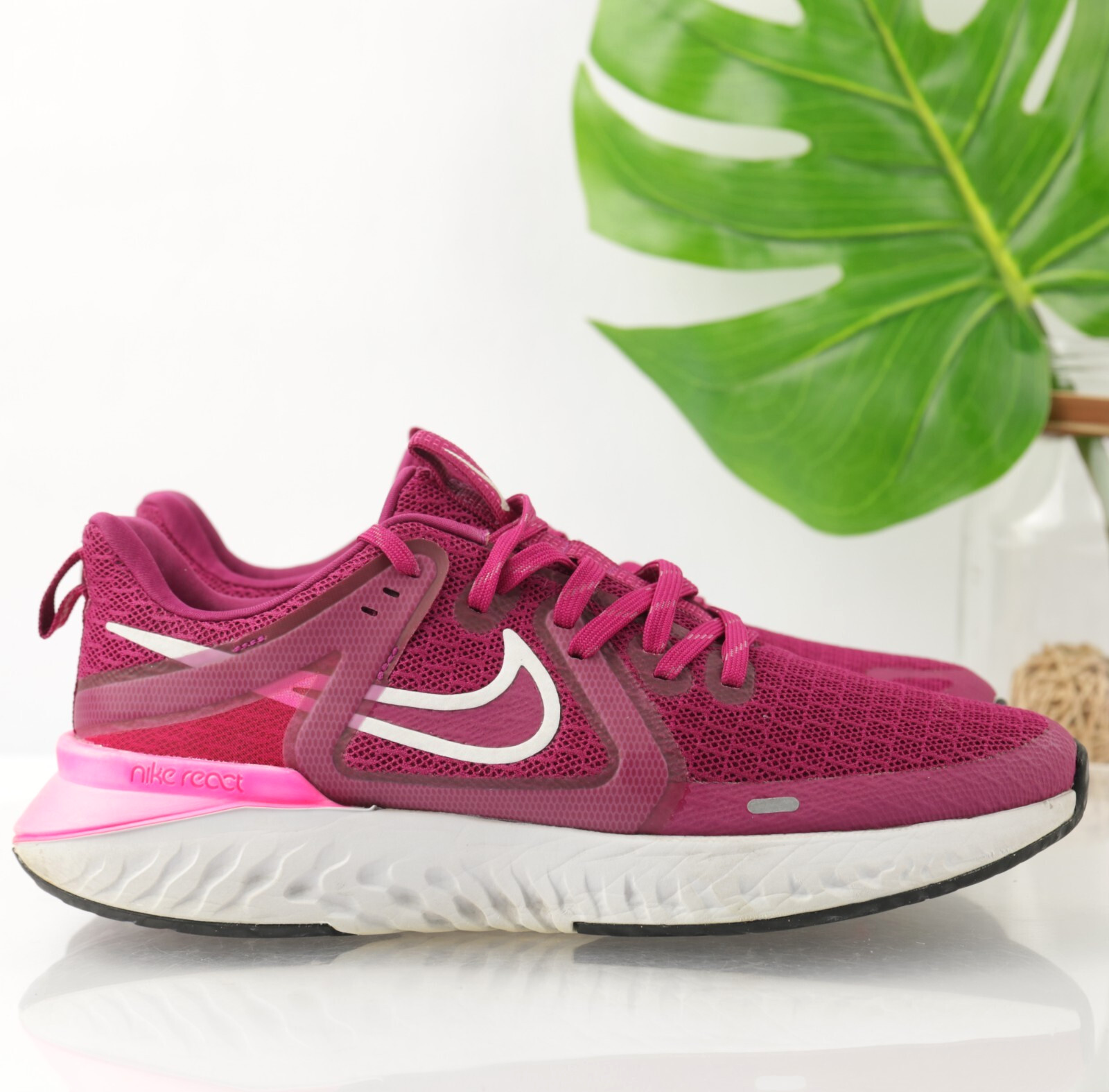 Nike Womens Legend React Running Shoes Size 8 Pink Red White Sneakers Trainers