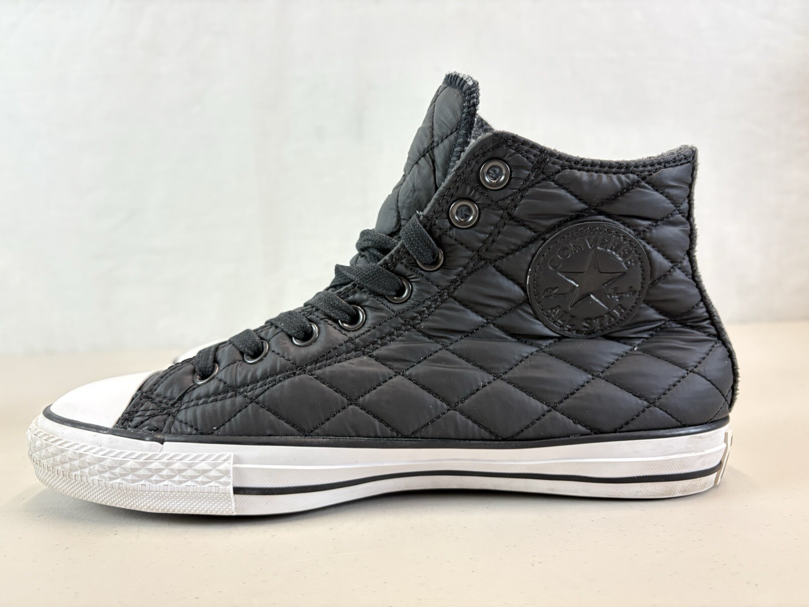 Converse All Star Chuck Taylor Black Quilted Lined Unisex Women’s 10.5 Men’s 8.5