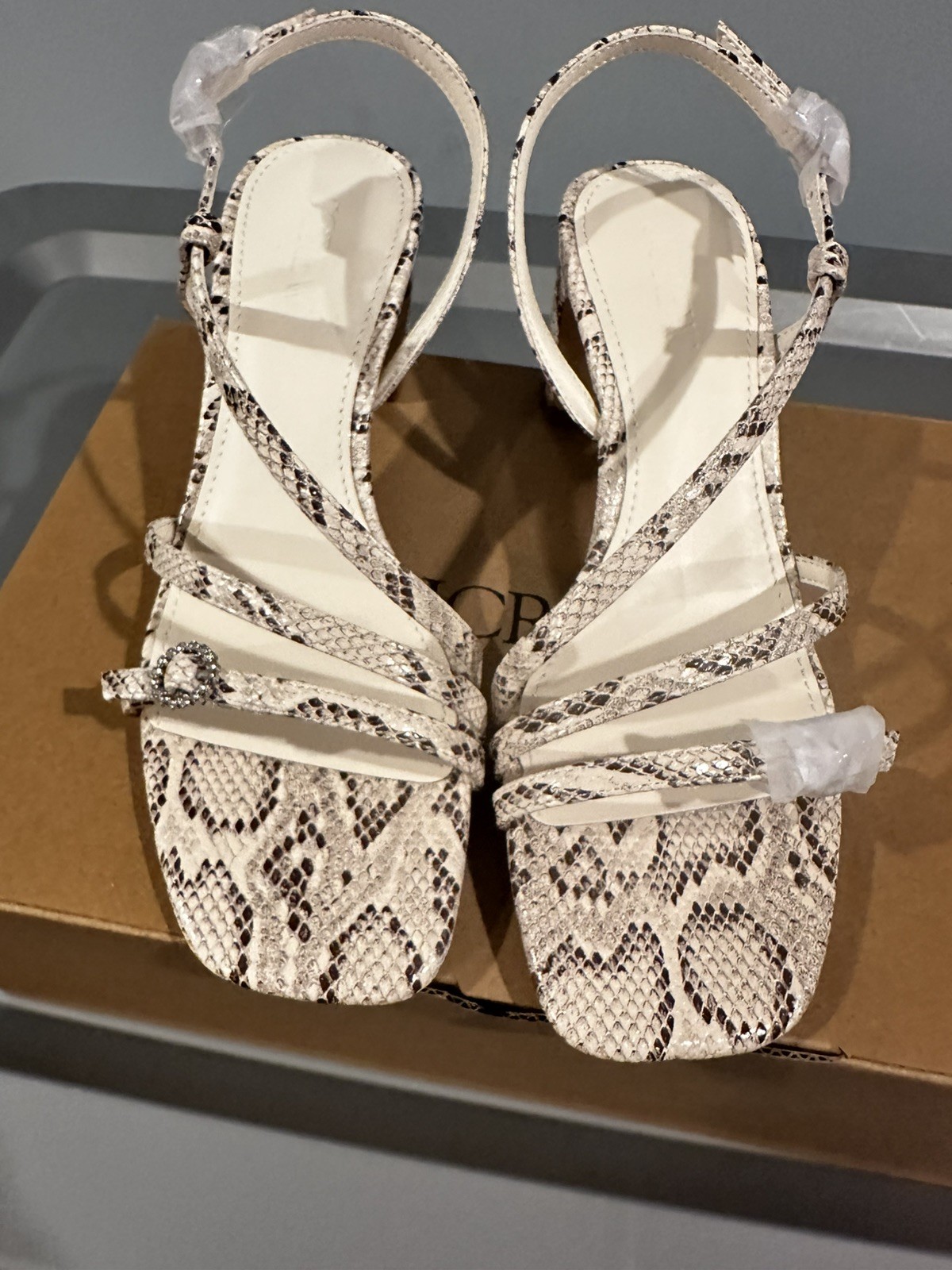 New in box $138 J Crew Women’s Strappy Buckle Heels Shoes Snake Size 5.5 CI966
