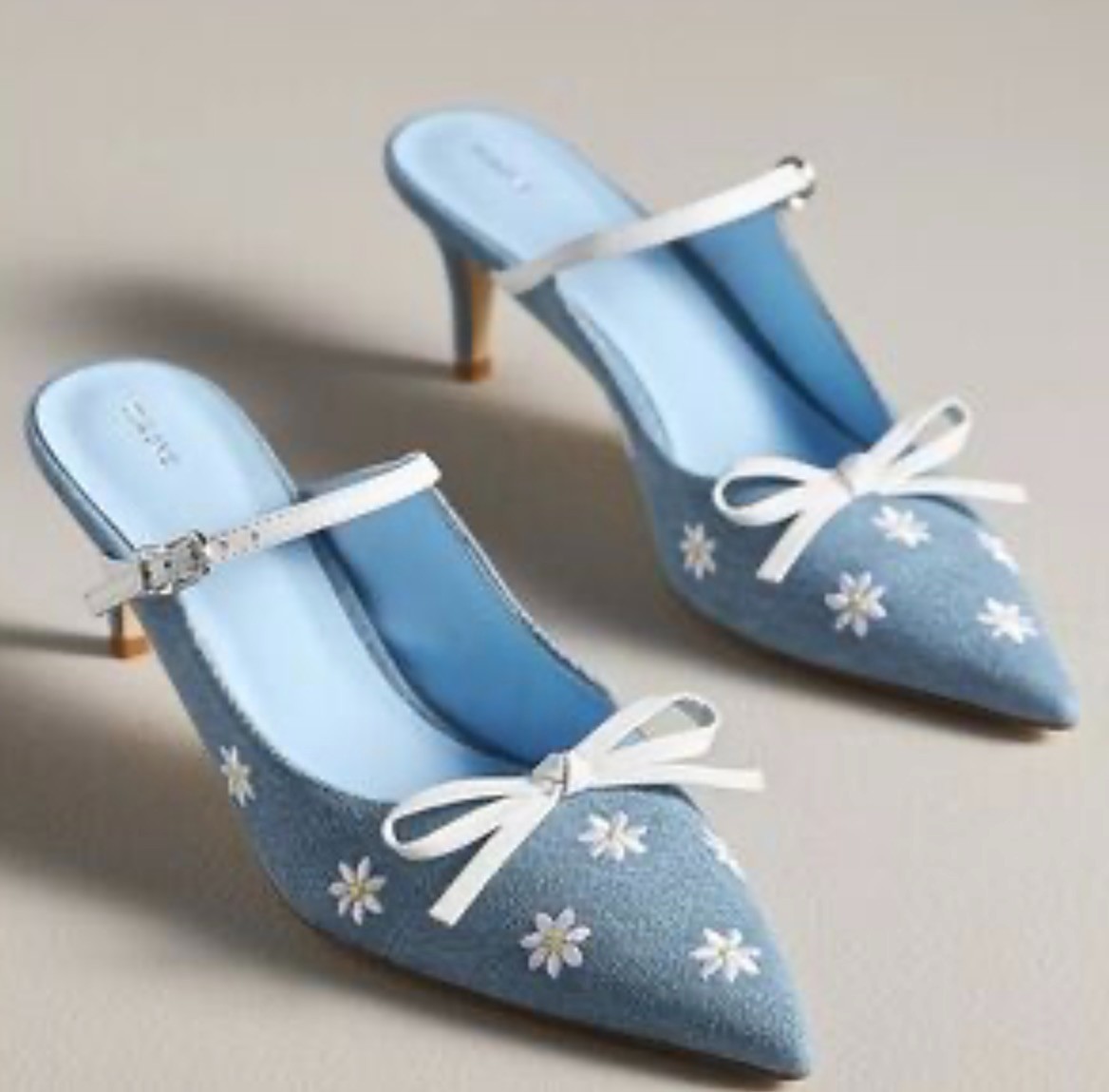 Anthropologie Maeve Bow Kitten Heel Mules Demin White Daisy Embroidery 10 NEW