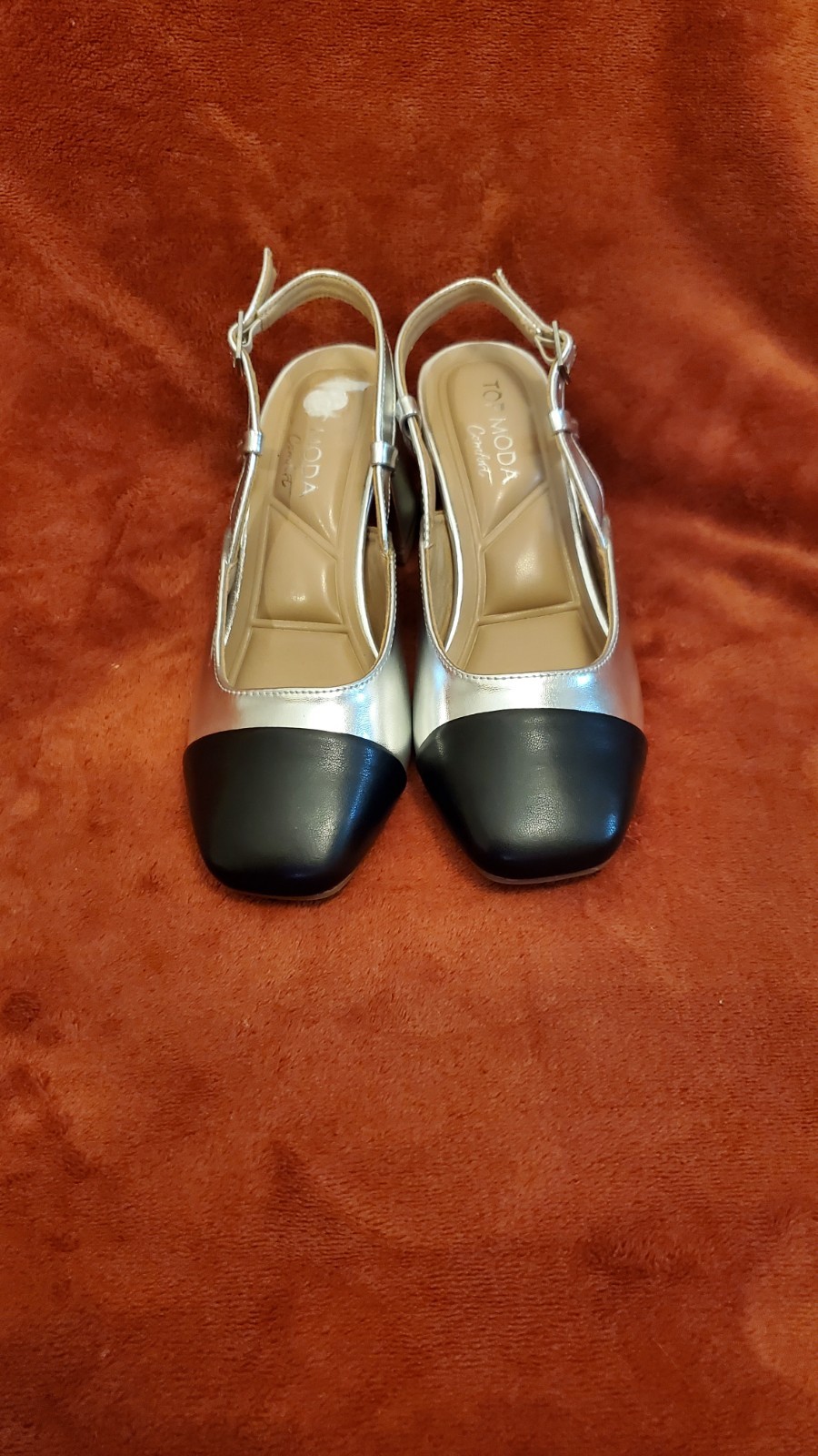 SILVER SLINGBACK BLOCK HEELS WITH BLACK TOE CAP. SIZE WOMEN’S 5.5