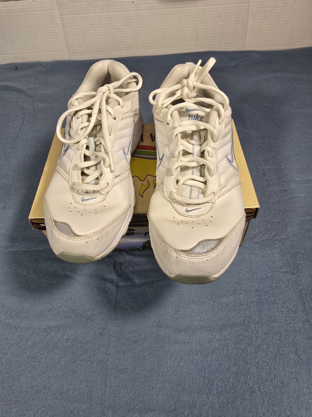 Nike White Rolling Rail Blue Embroidered 2013 Women’s Size 7
