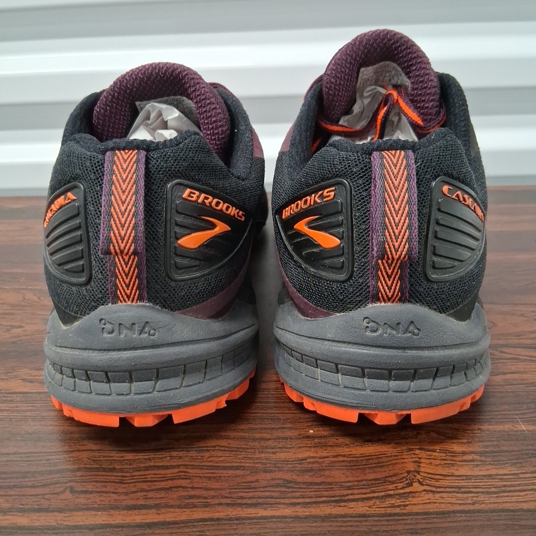 Brooks Cascadia 12 Trail Running Shoes Women Sz 11 GREAT CONDITION!