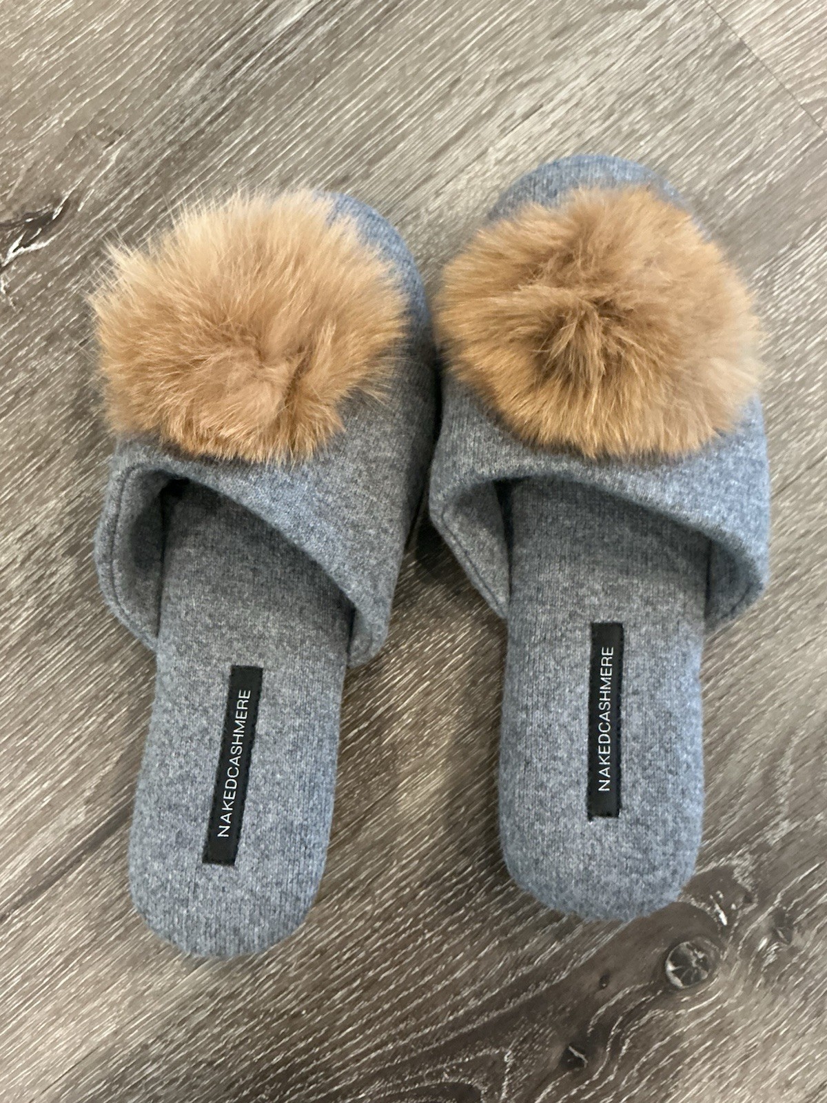 NakedCashmere Women Gray Luxury Slippers Size L/XL, faux Fox Fur Poms, CASHMERE