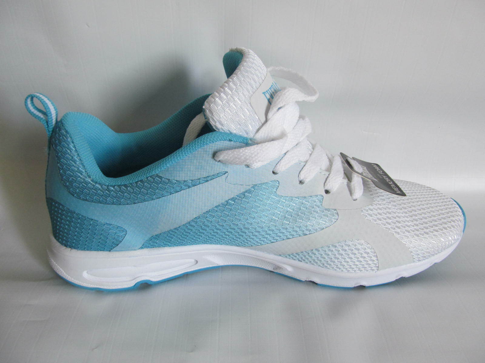 NWB Everlast Sport Womens 6.5 M Blue/White Mesh Comfort Lightweight Sneakers