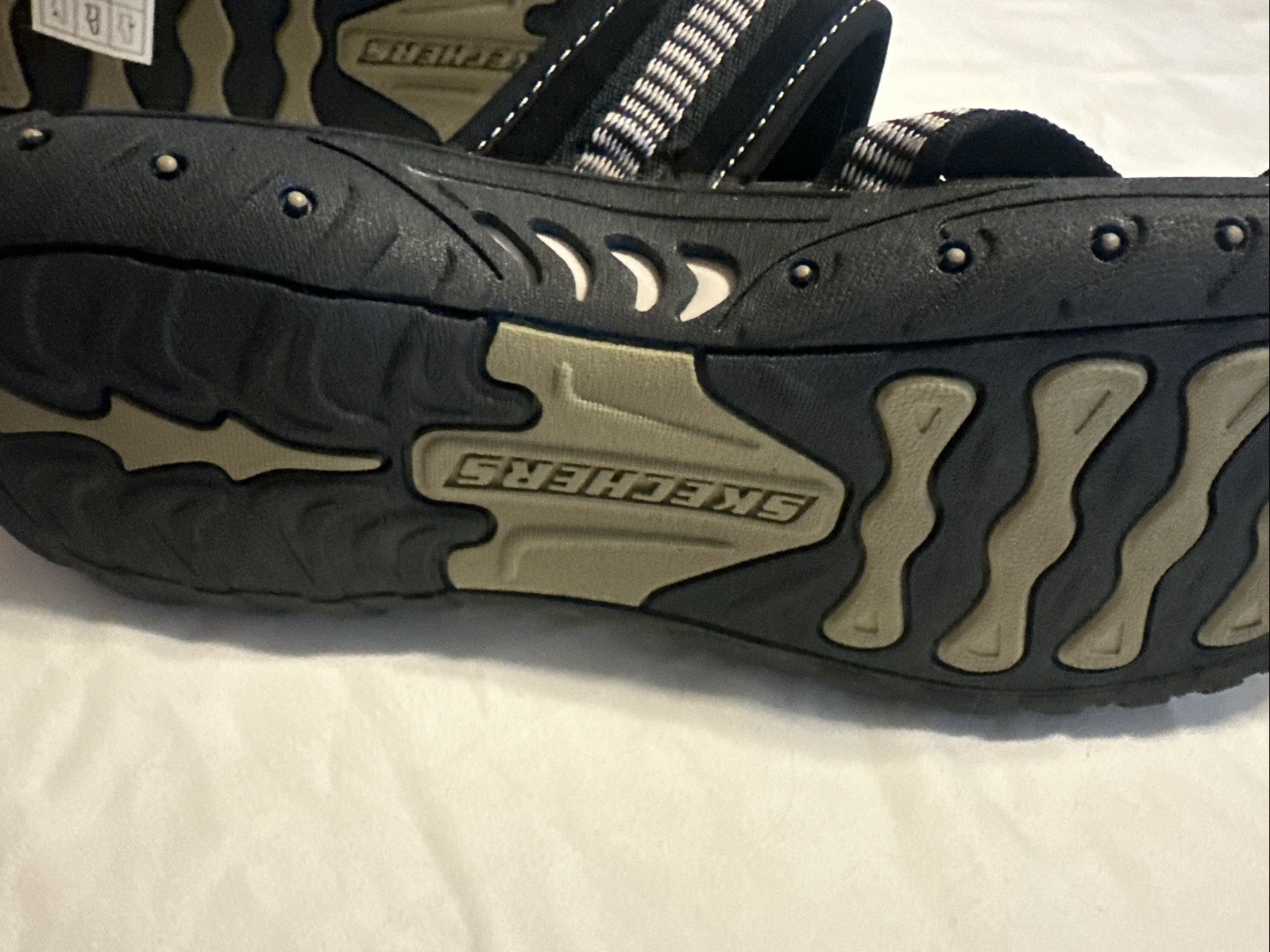 Sketchers Outdoor Women’s Strappy Sandals Black White Size 9 Leather/Textile