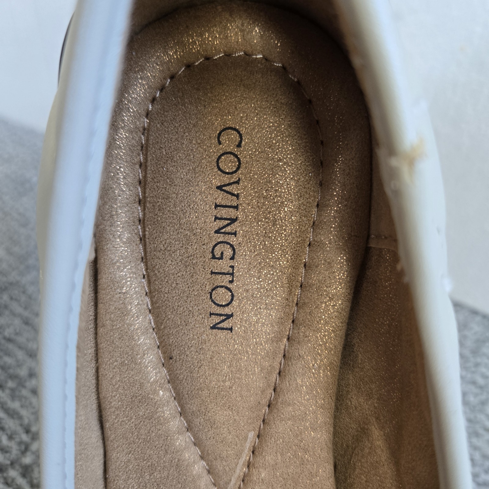 Covington Women’s Quinn Size 8 Shoes Beige Ballet Flats Quilted Workwear Casual