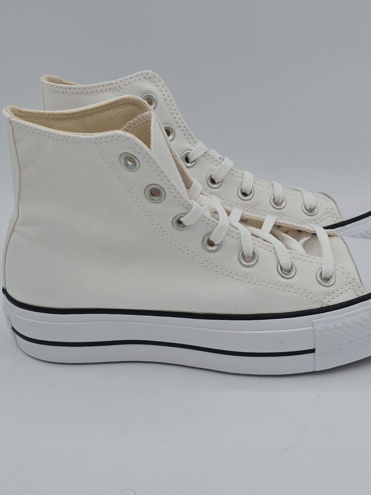 Converse Chuck Taylor All Star Lift Hi White Shoes Women’s – 560846C, Size 6