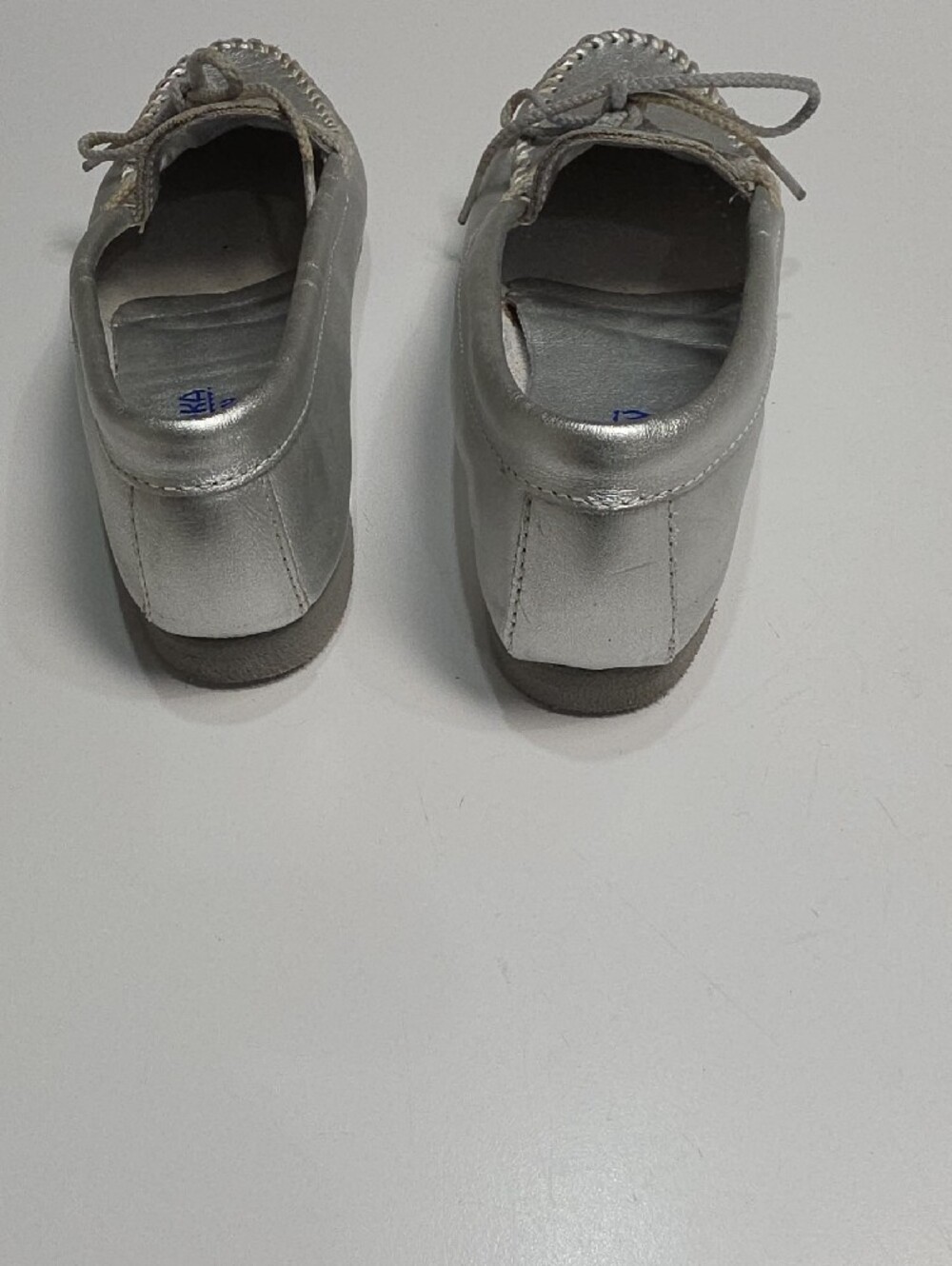 Minnetonka Thunderbird «Animikii» Silver Metallic Leather Moccasin Loafers Size6