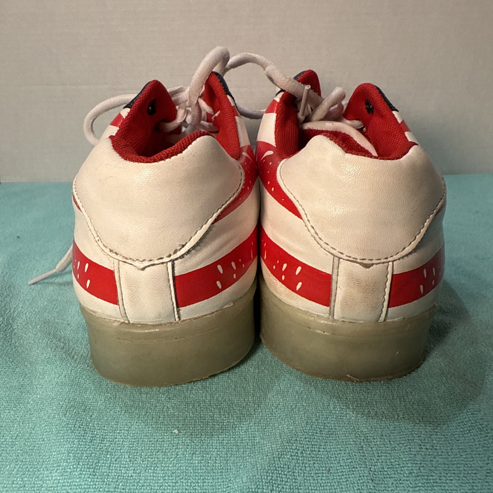 uruoi Light Up Shoes USA American Flag LED Sneakers Size 9.5 Comes w/Charger